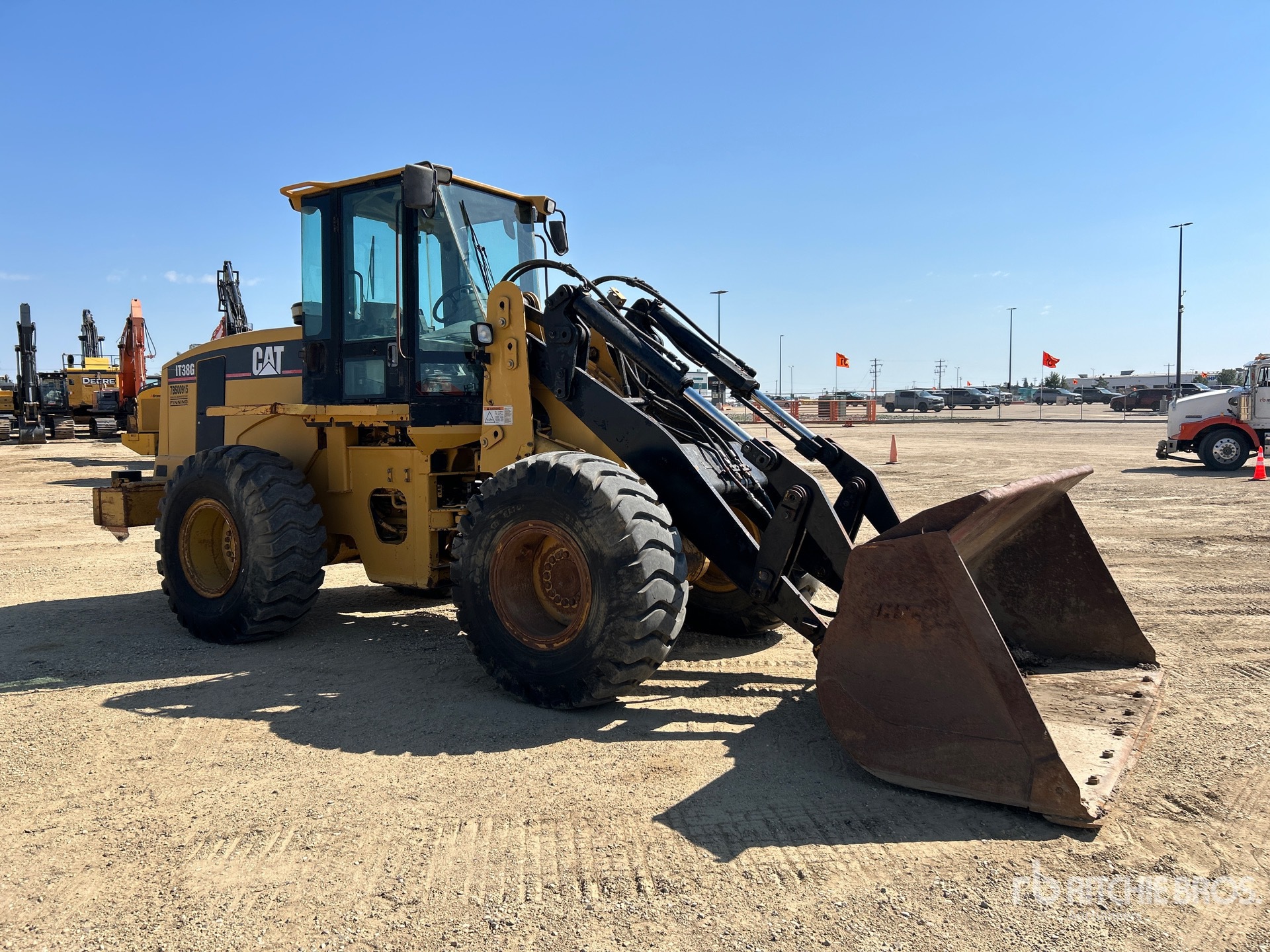 CARGADOR FRONTAL 2001 CATERPILLAR IT38G
