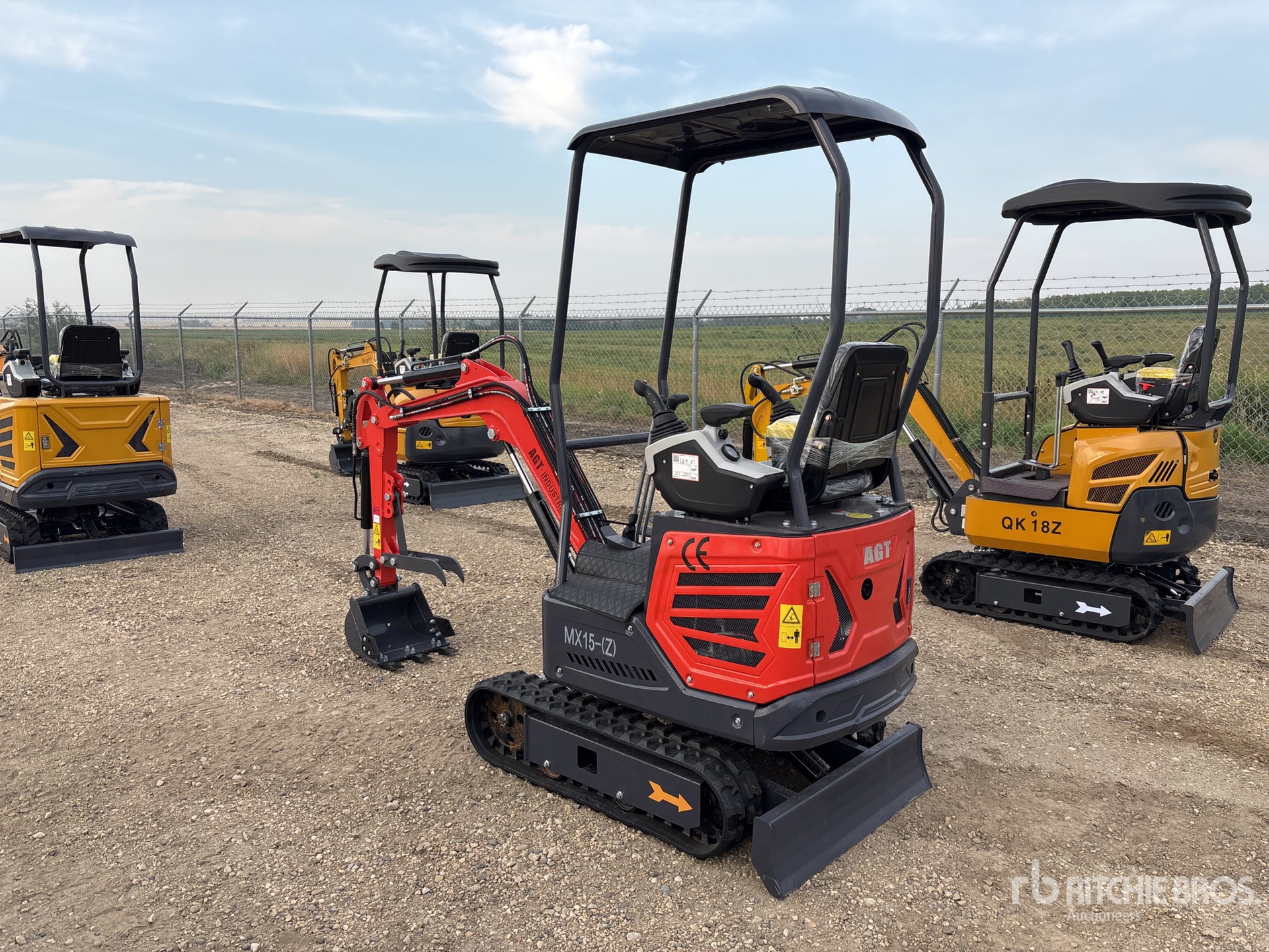 EXCAVADORA 2025 AGT MX15(Z)