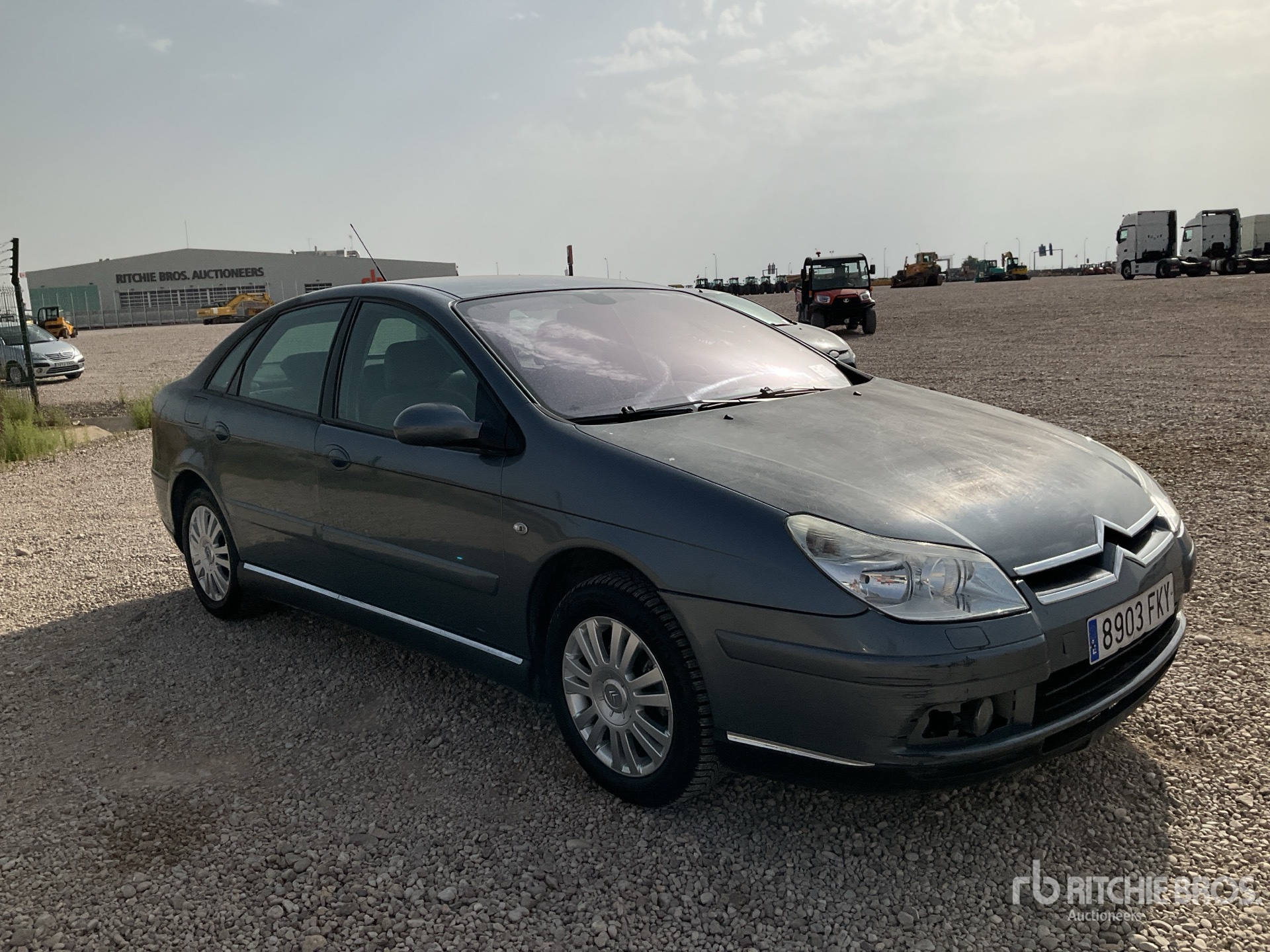 General Appearance with Picture, Right Front Corner