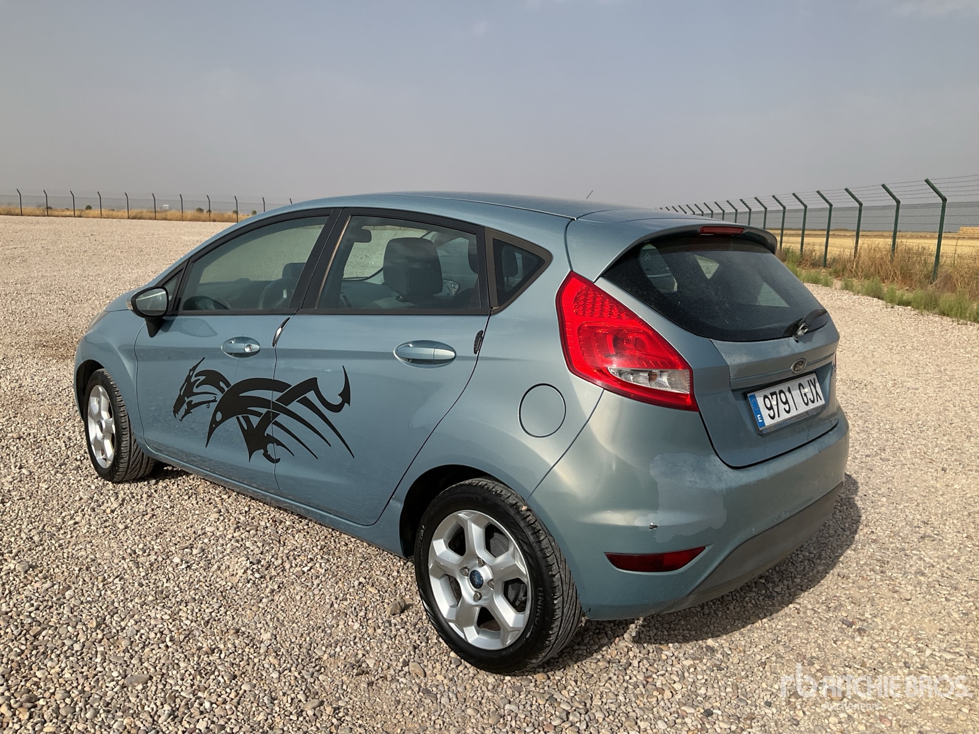 General Appearance with Picture, Left Rear Corner