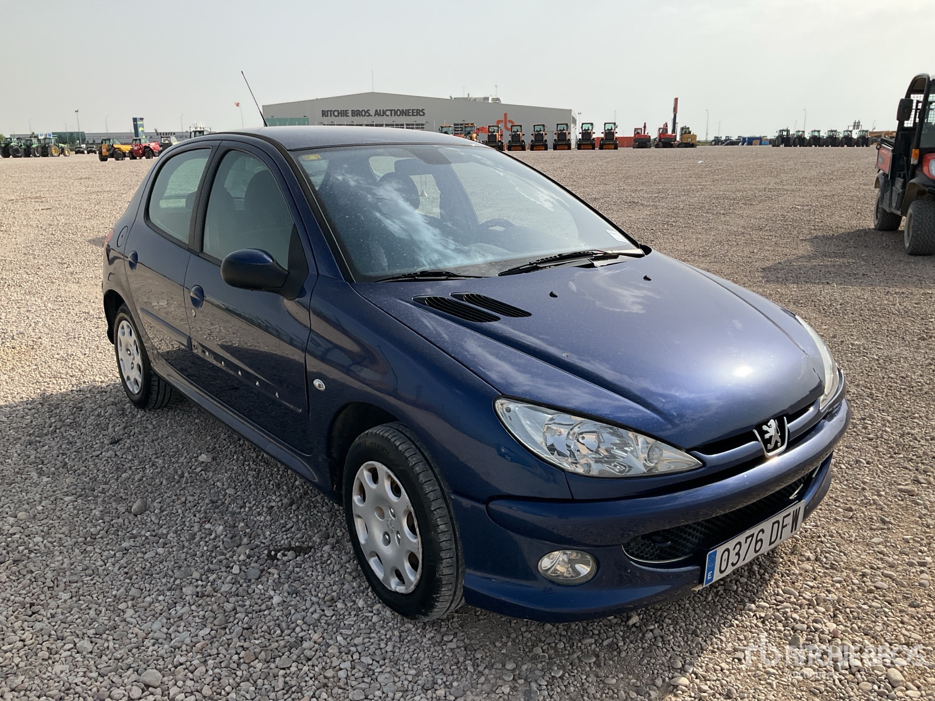 General Appearance with Picture, Right Front Corner