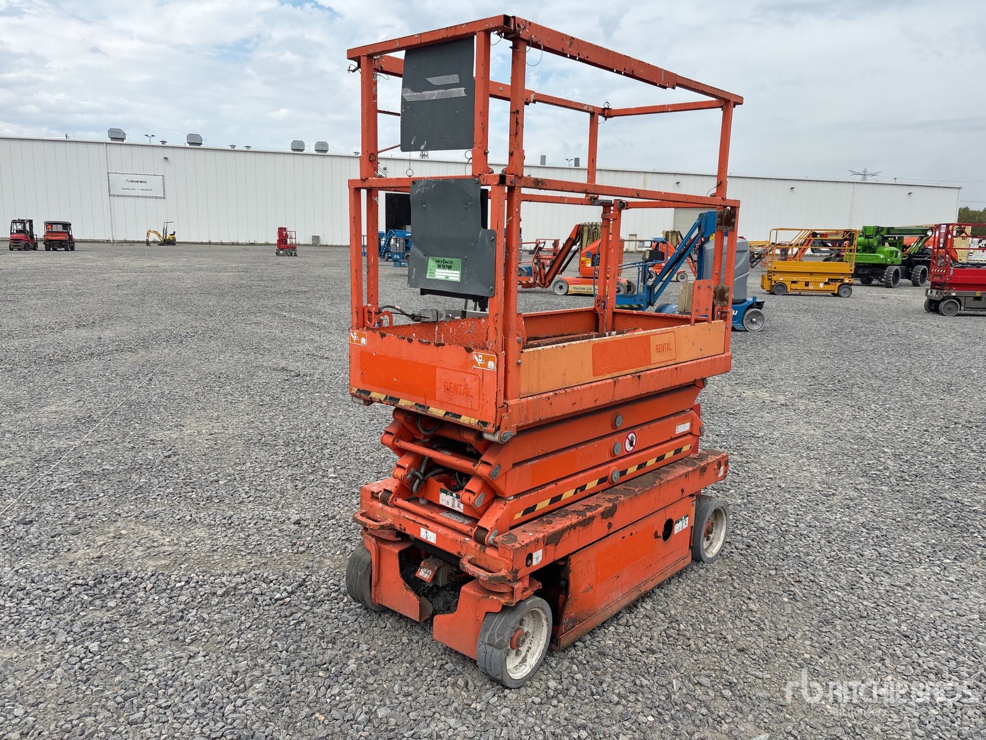 General Appearance with Picture, Right Rear Corner