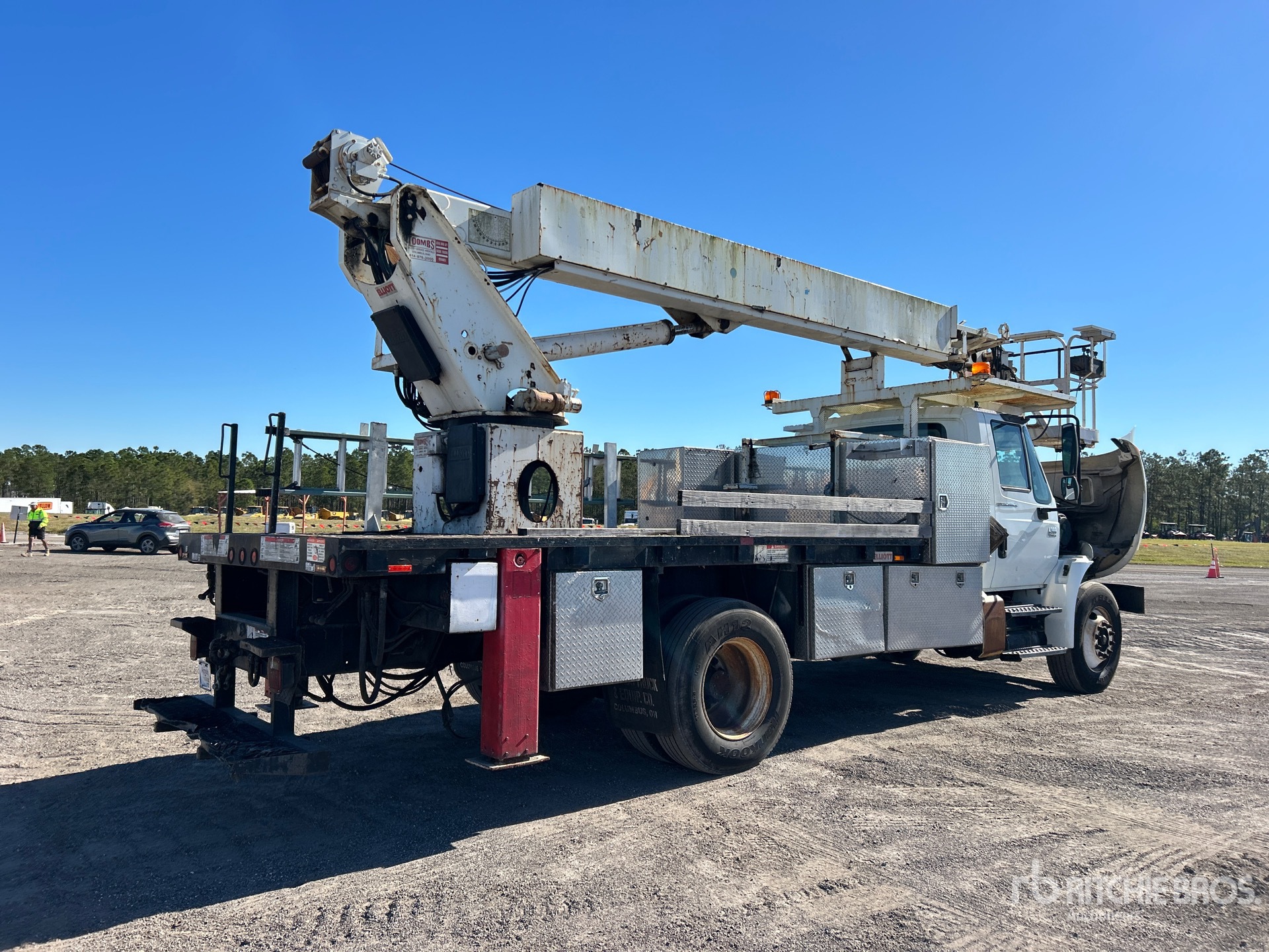 General Appearance with Foto, angolo anteriore sinistro