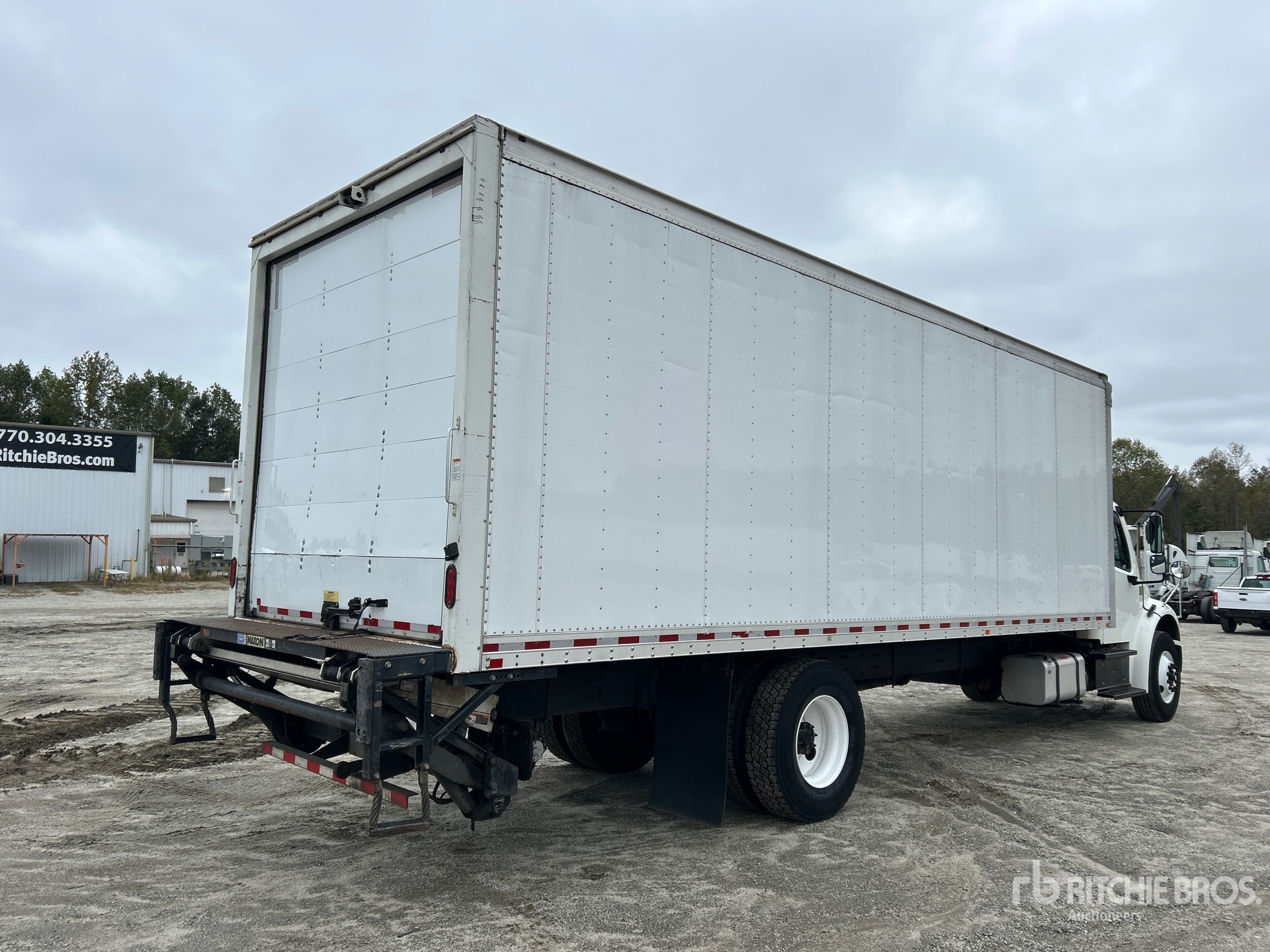 Aspect général with Image, coin arrière droit