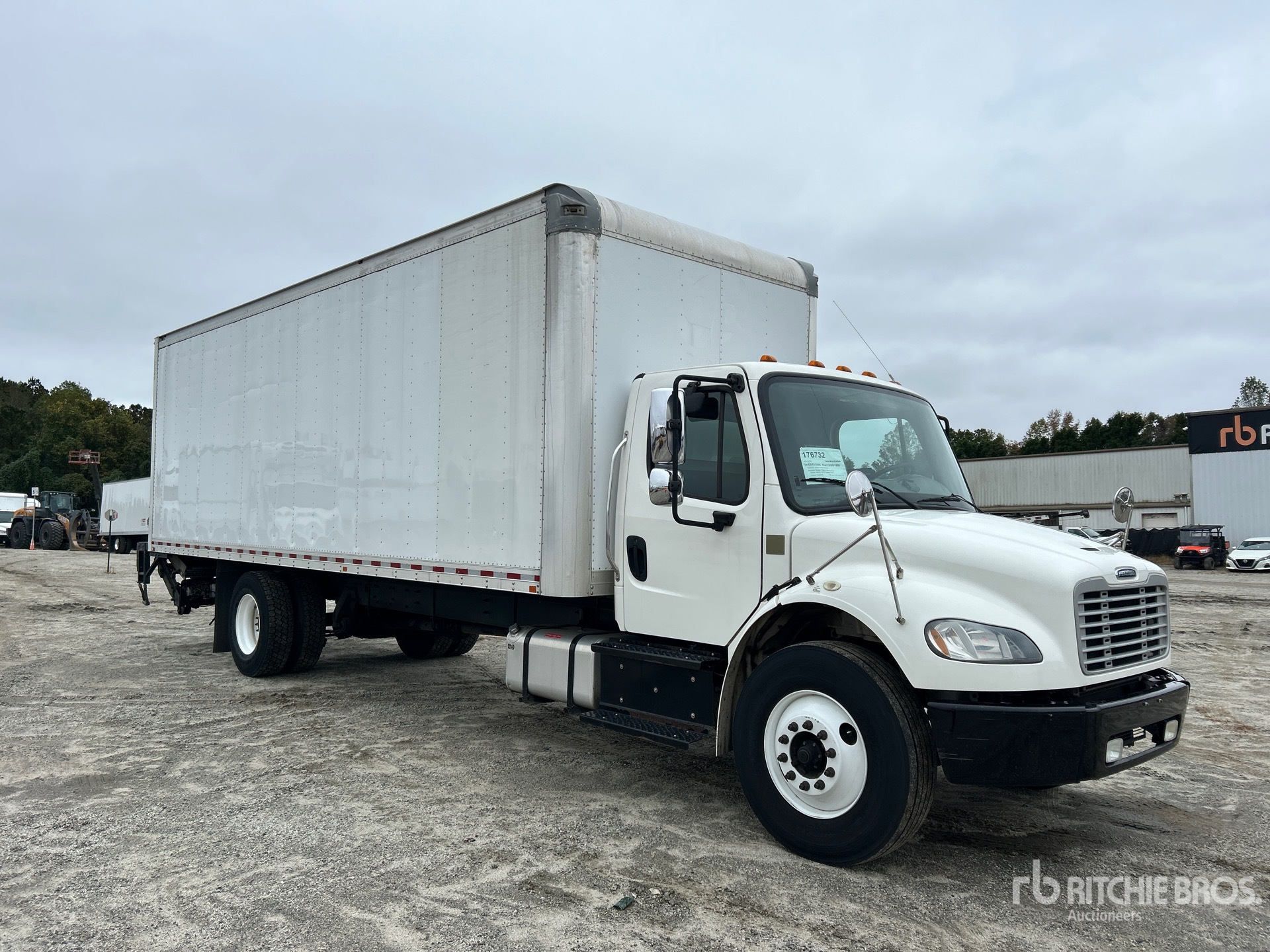 Aspect général with Image, coin avant droit