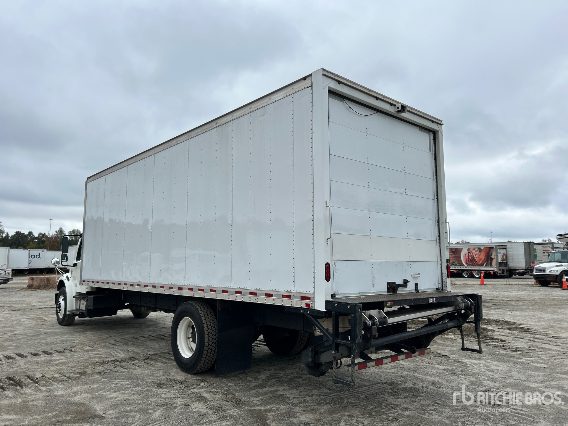 Aspect général with Image, coin arrière gauche