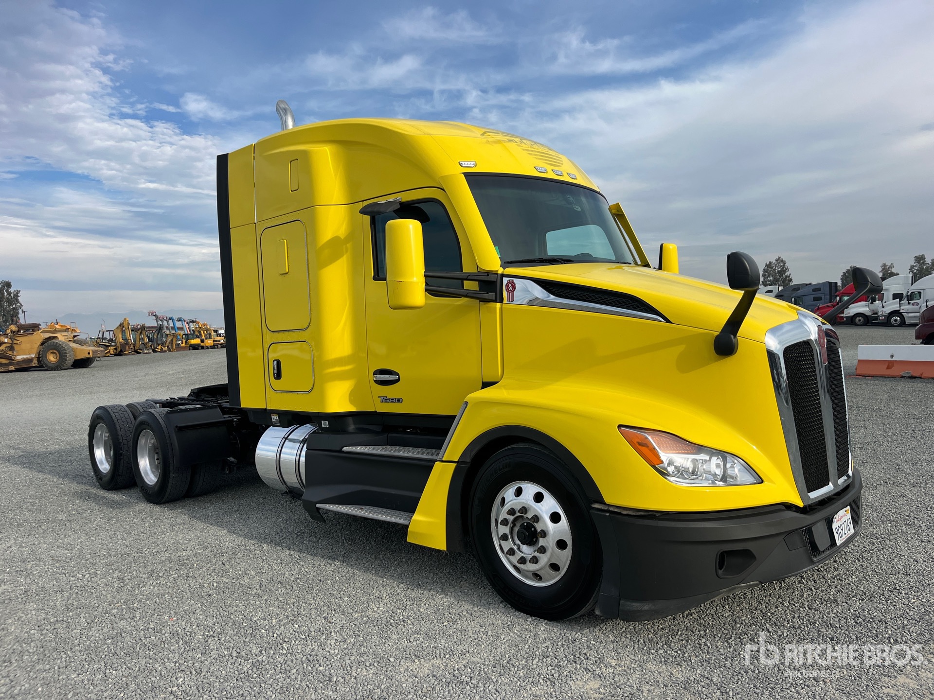 General Appearance with Picture, Right Front Corner