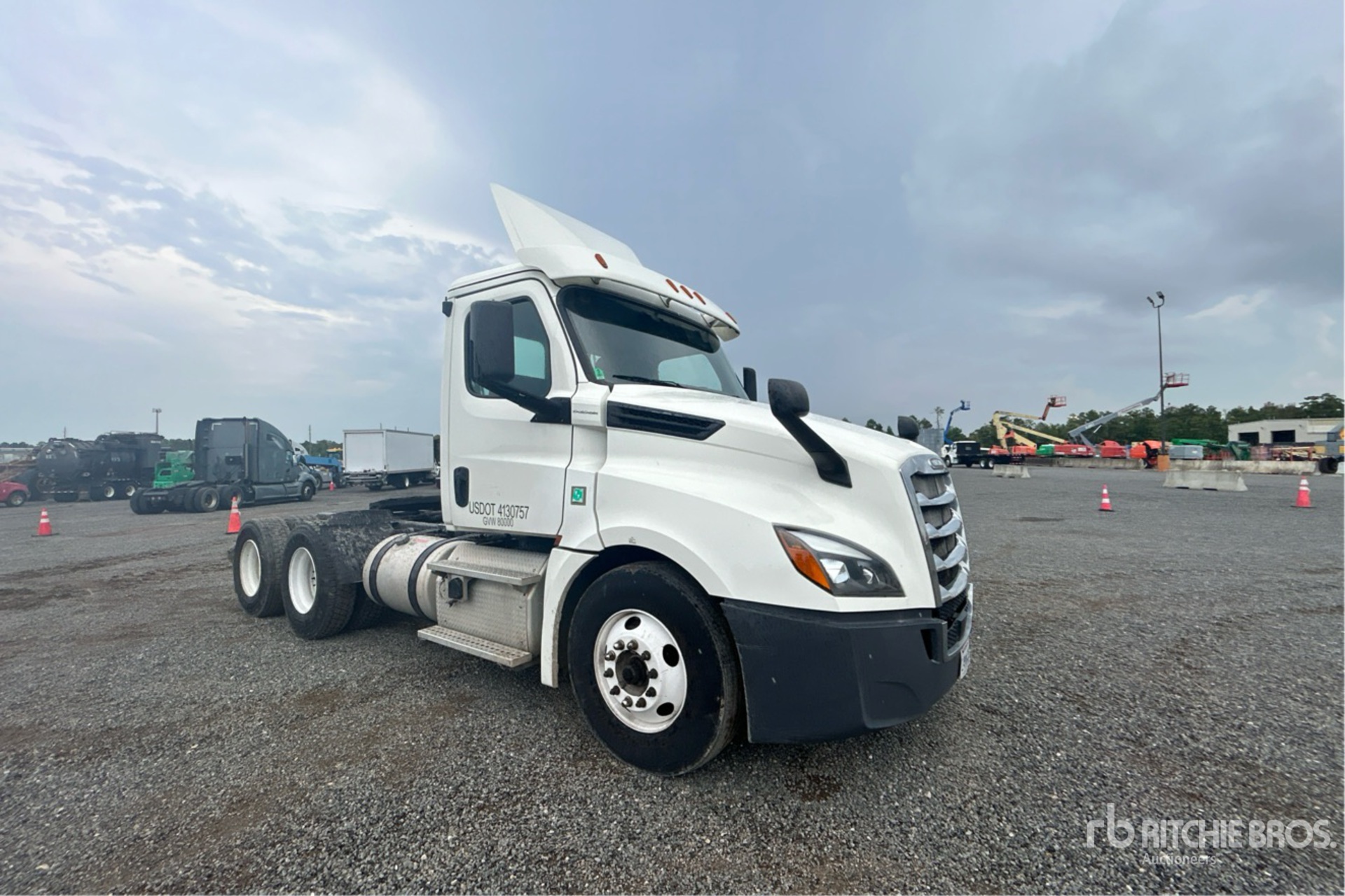 General Appearance with Picture, Right Front Corner