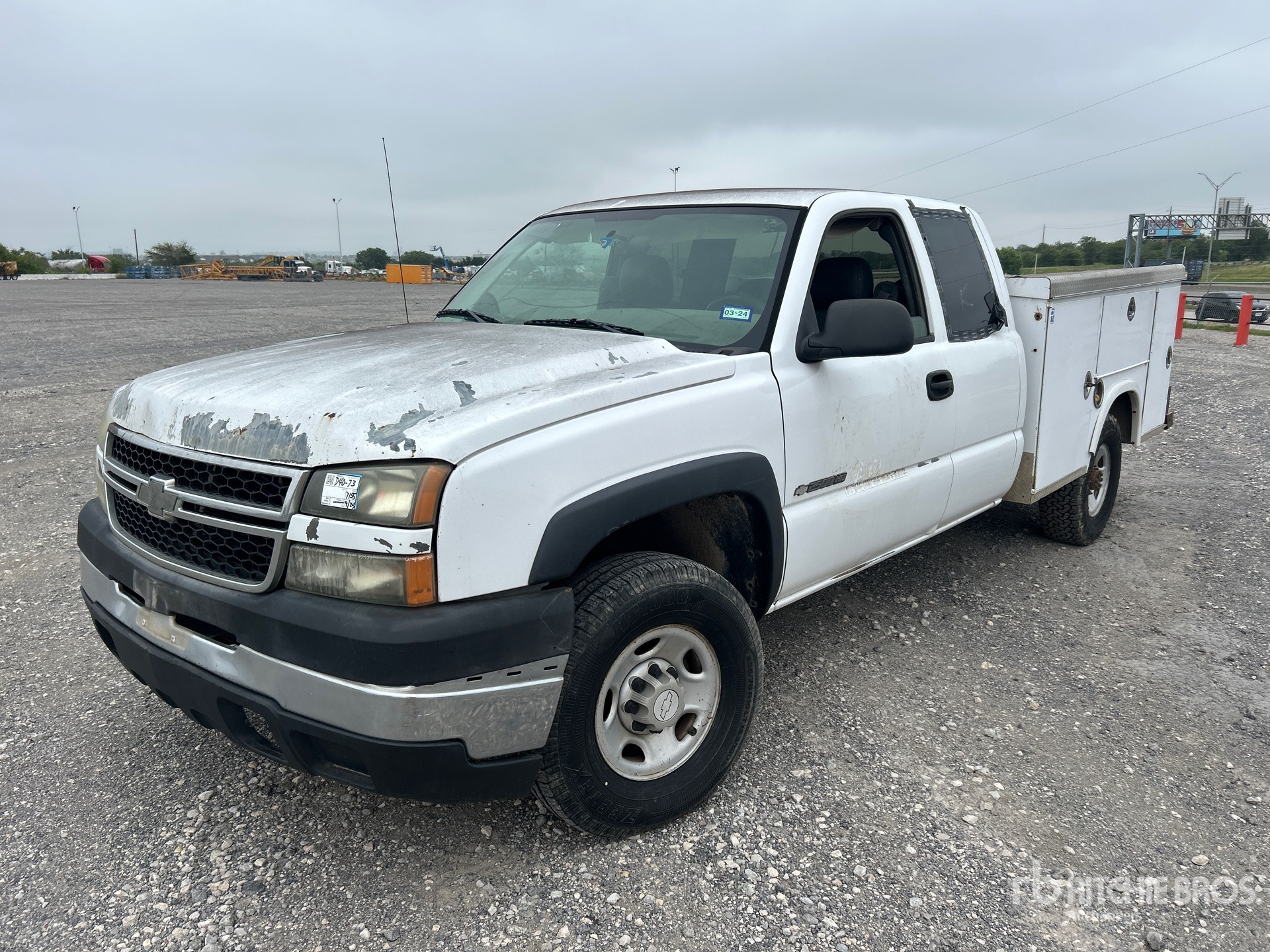 General Appearance with Picture, Left Front Corner
