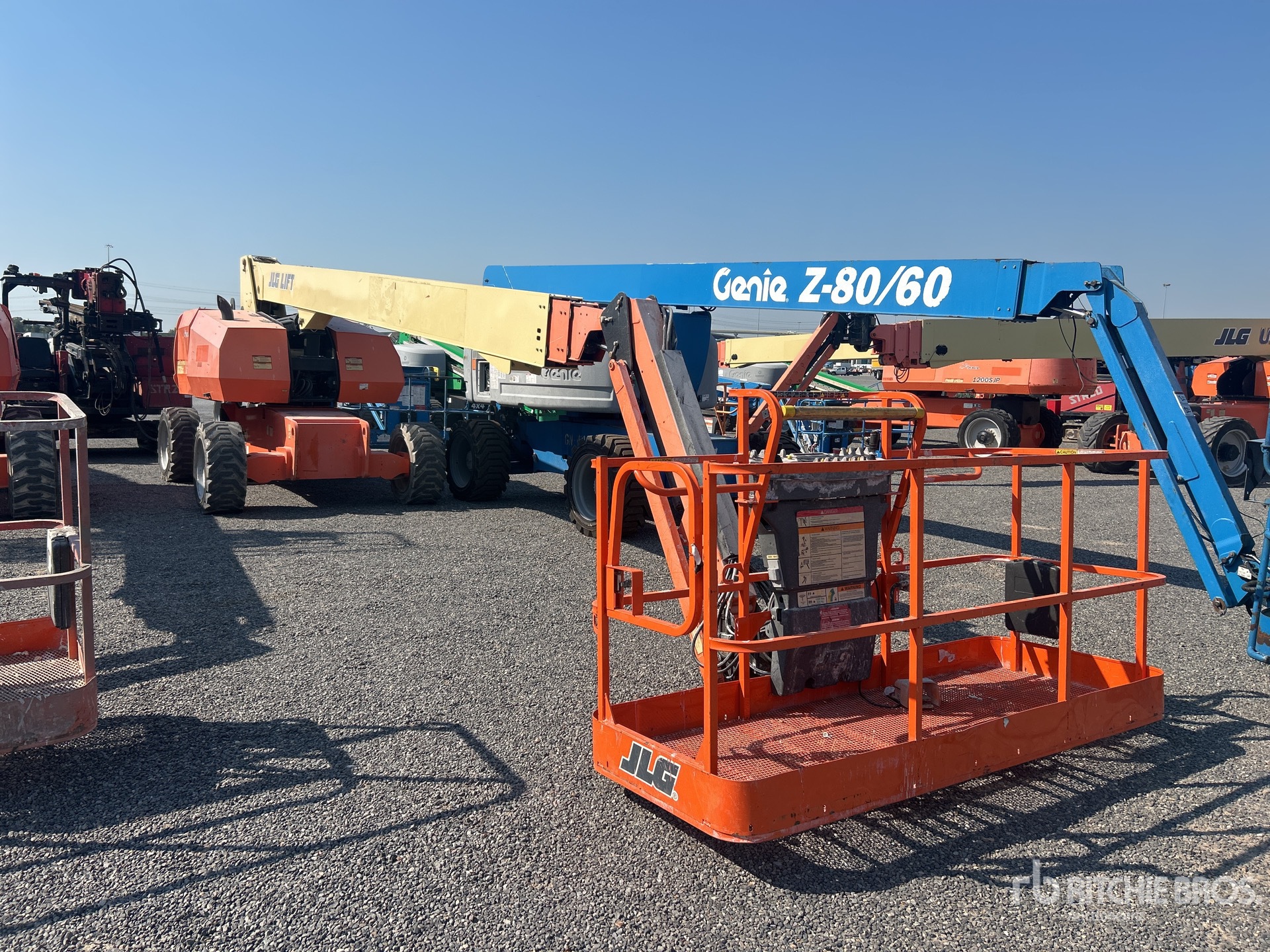 ELEVADOR TELESCóPICO 2008 JLG 4WD 860SJ