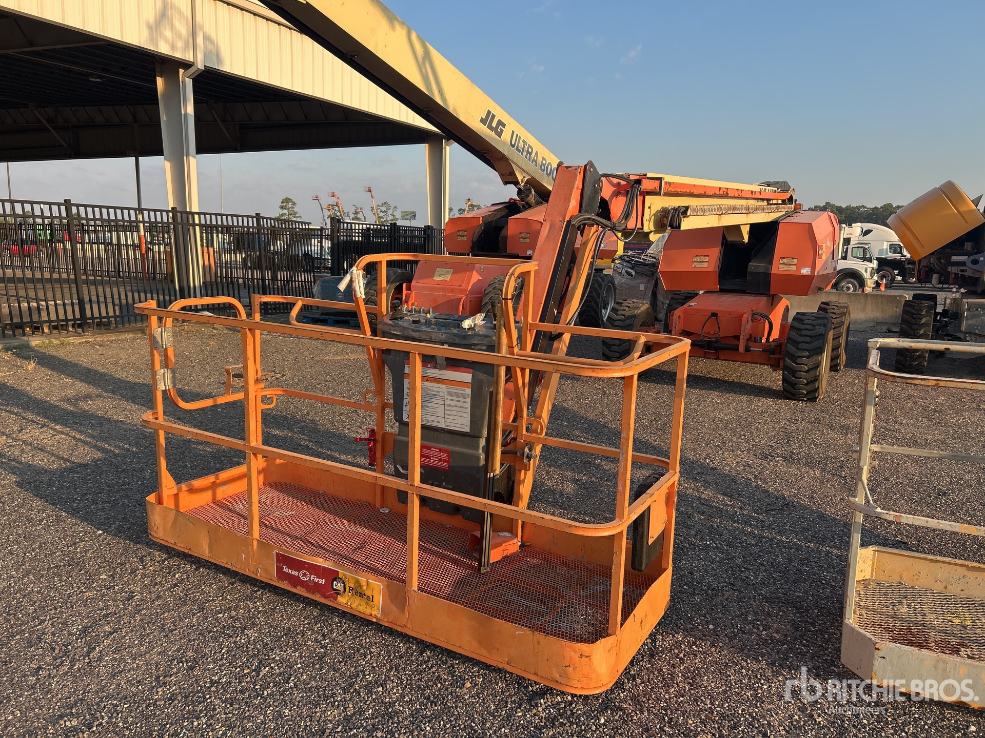 ELEVADOR TELESCóPICO 2008 JLG 4WD 660SJ