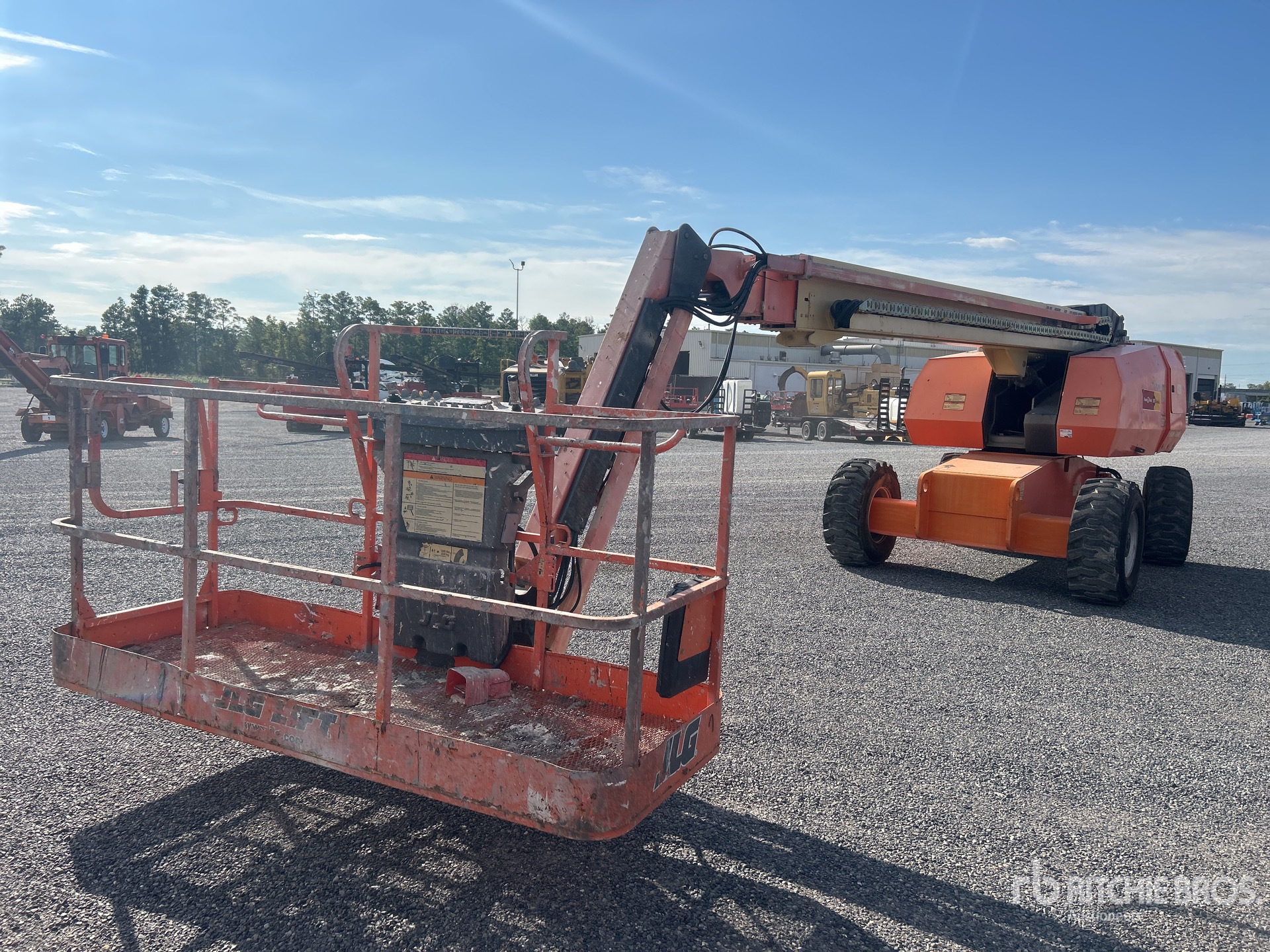 ELEVADOR TELESCóPICO 2008 JLG 4WD 660SJ