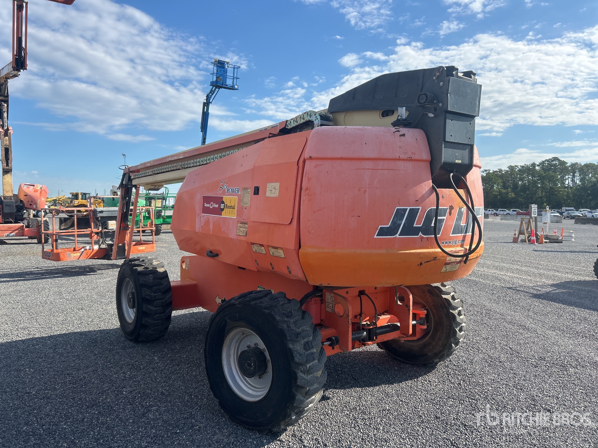 ELEVADOR TELESCóPICO 2008 JLG 4WD 660SJ