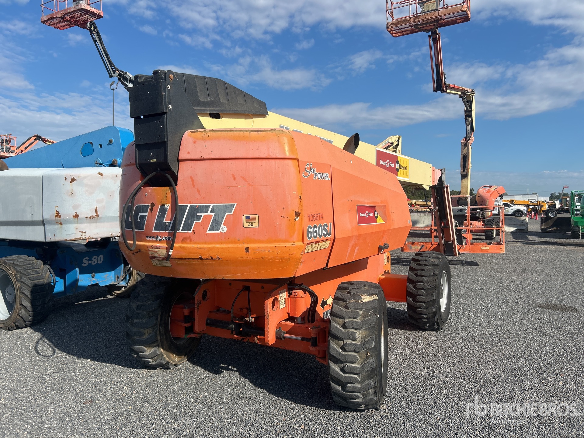 ELEVADOR TELESCóPICO 2008 JLG 4WD 660SJ