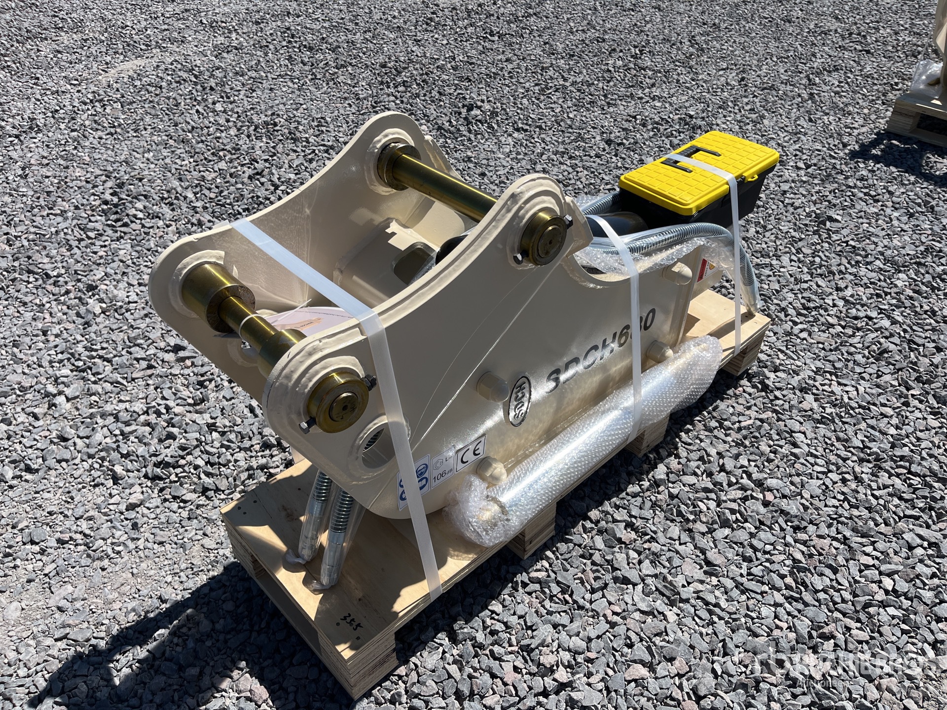 Aspect général with Image, coin arrière droit