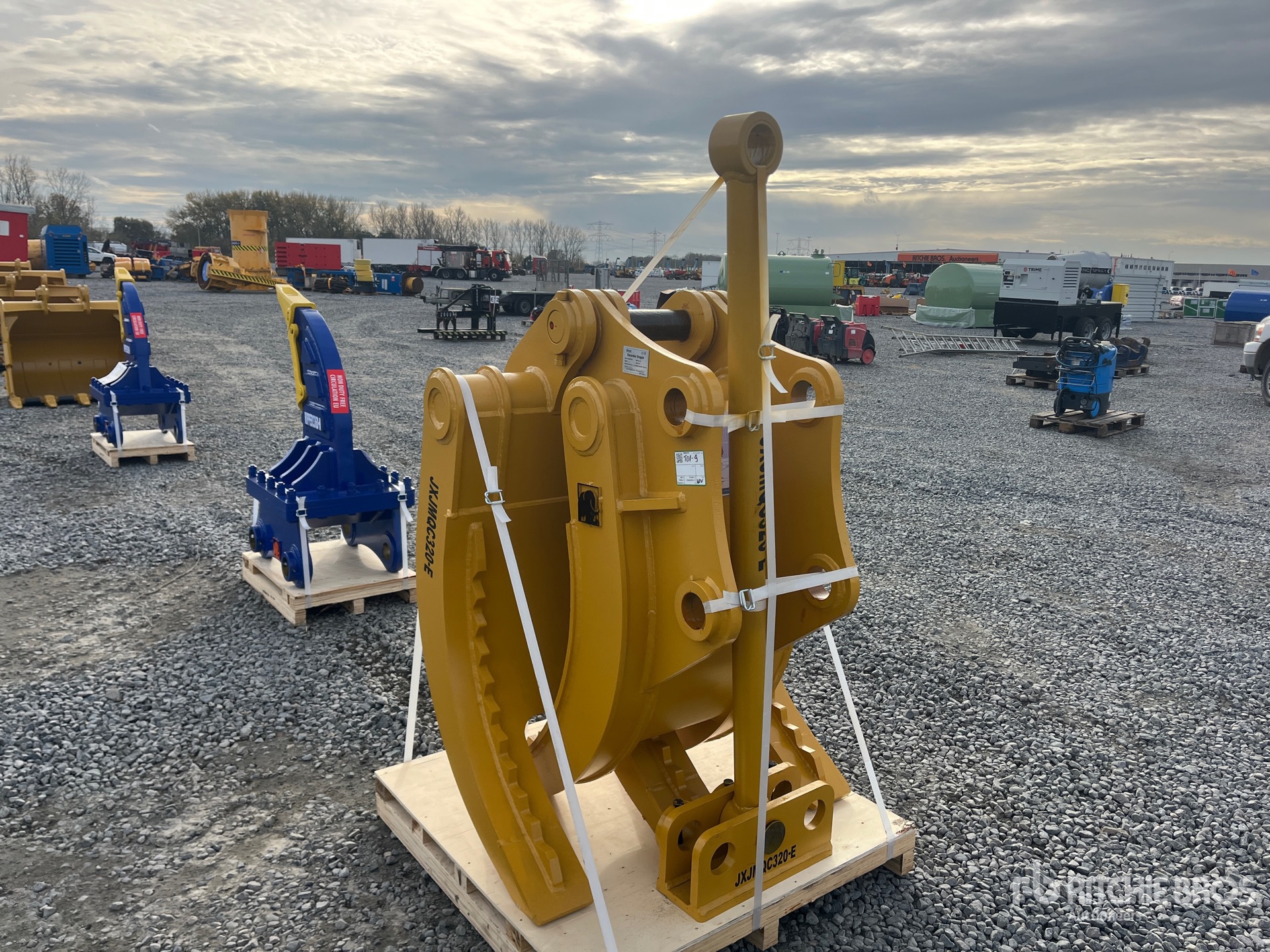 General Appearance with Bild, Ecke hinten rechts