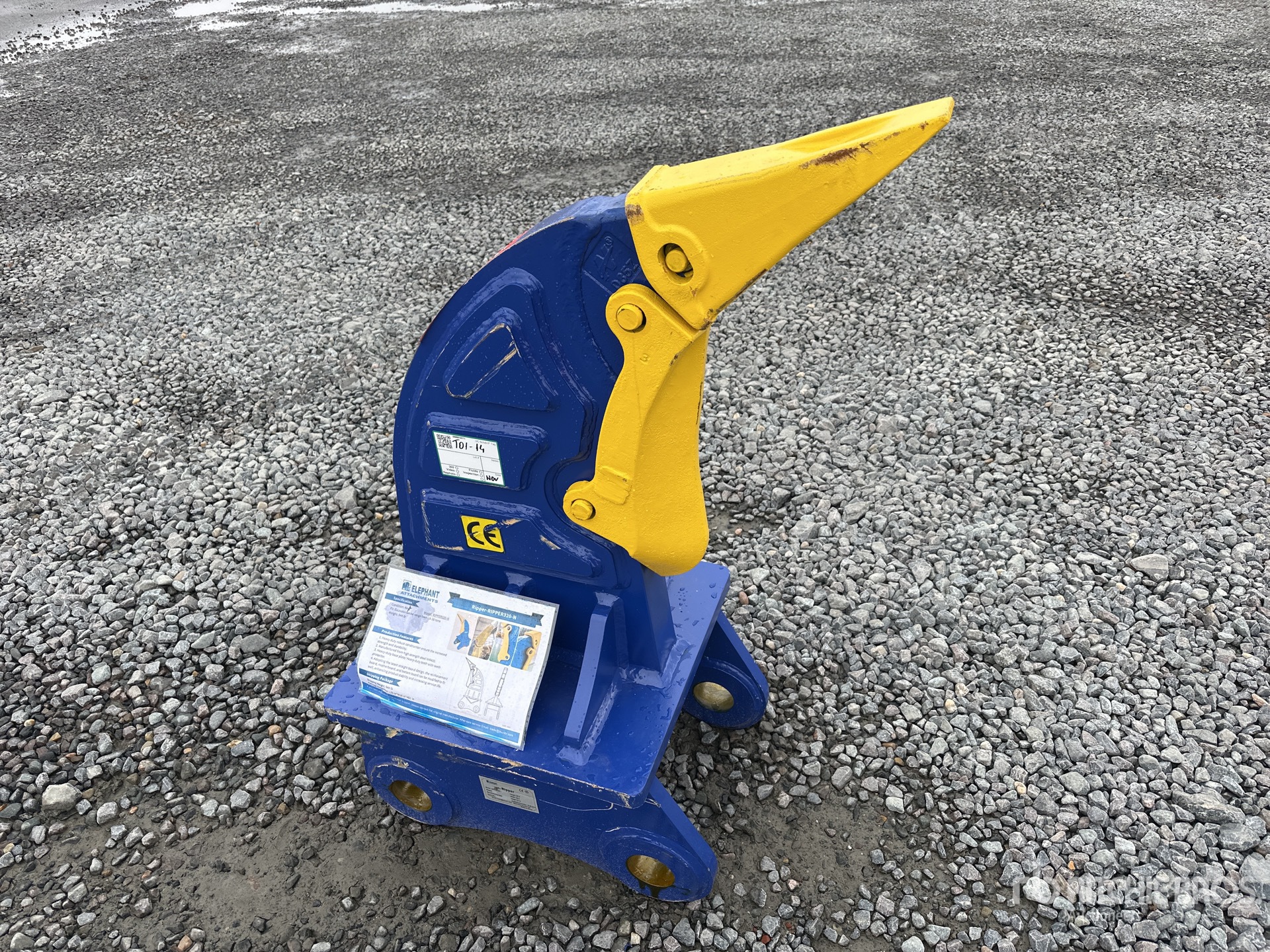 General Appearance with Picture, Right Front Corner