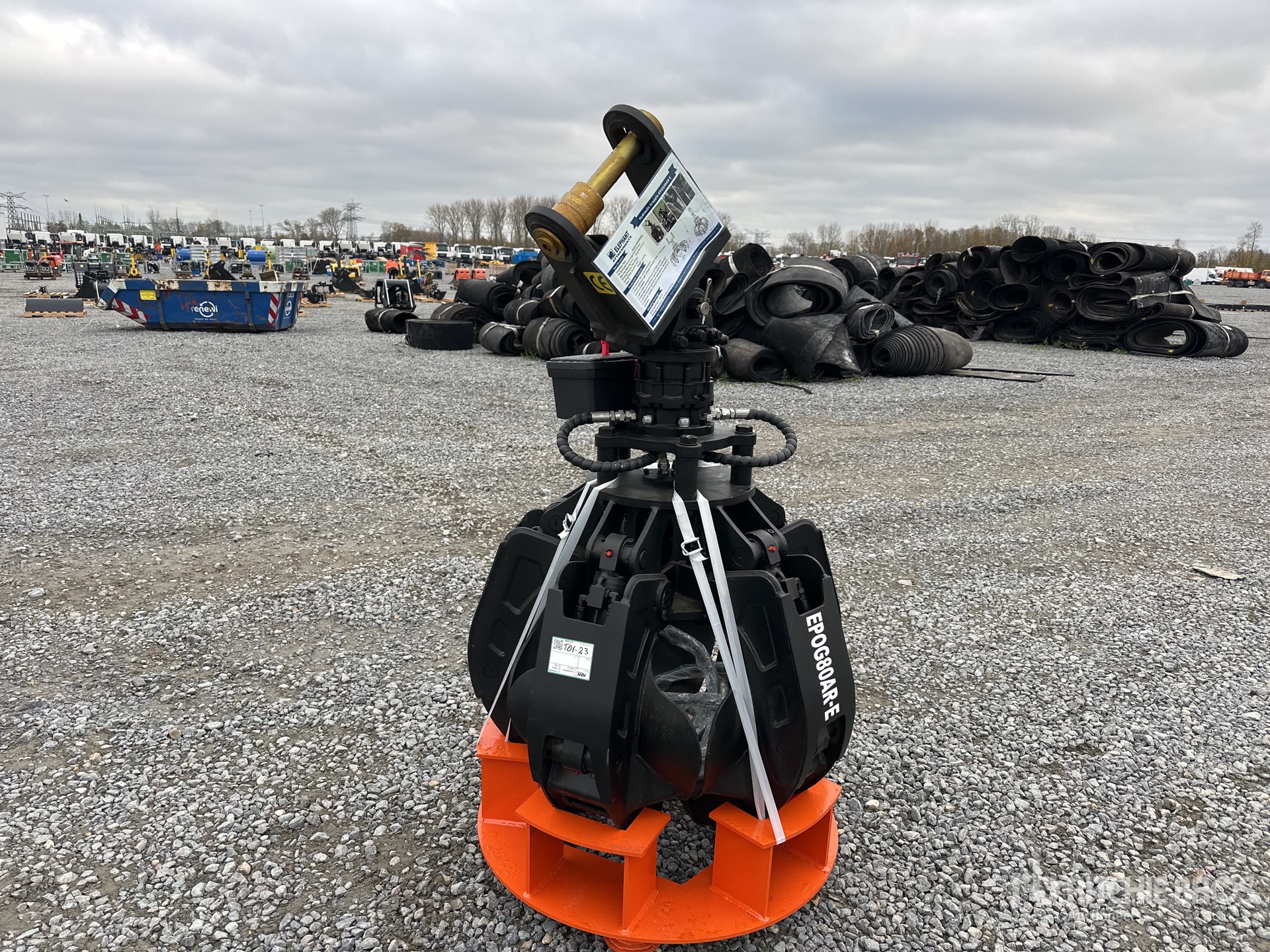 General Appearance with Bild, Ecke vorne links