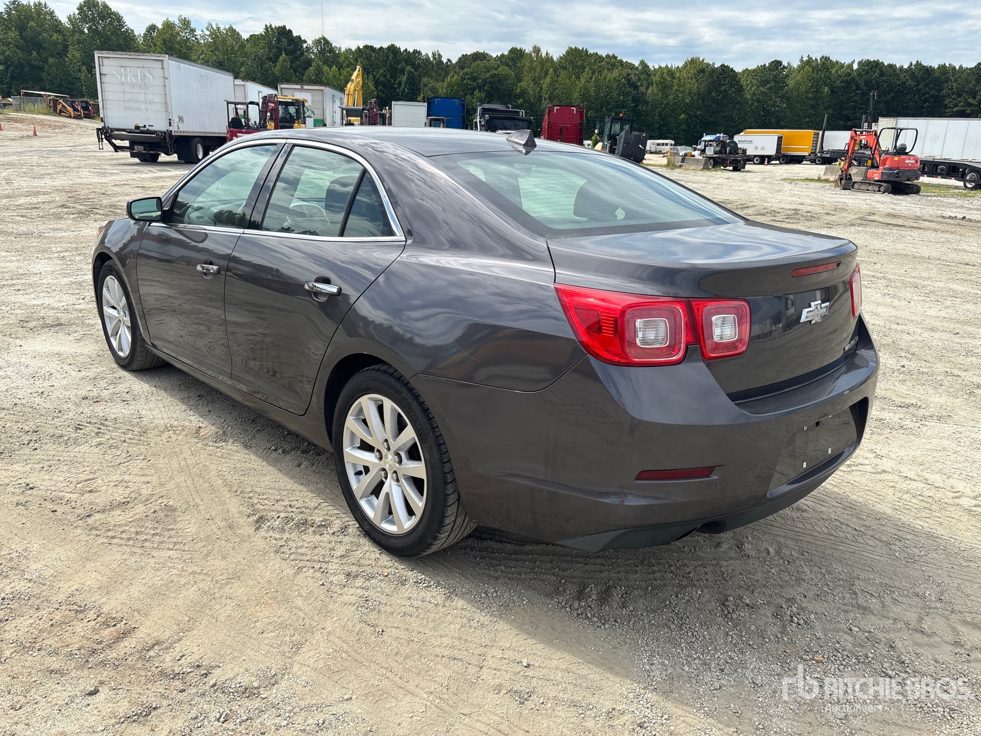General Appearance with Picture, Left Rear Corner