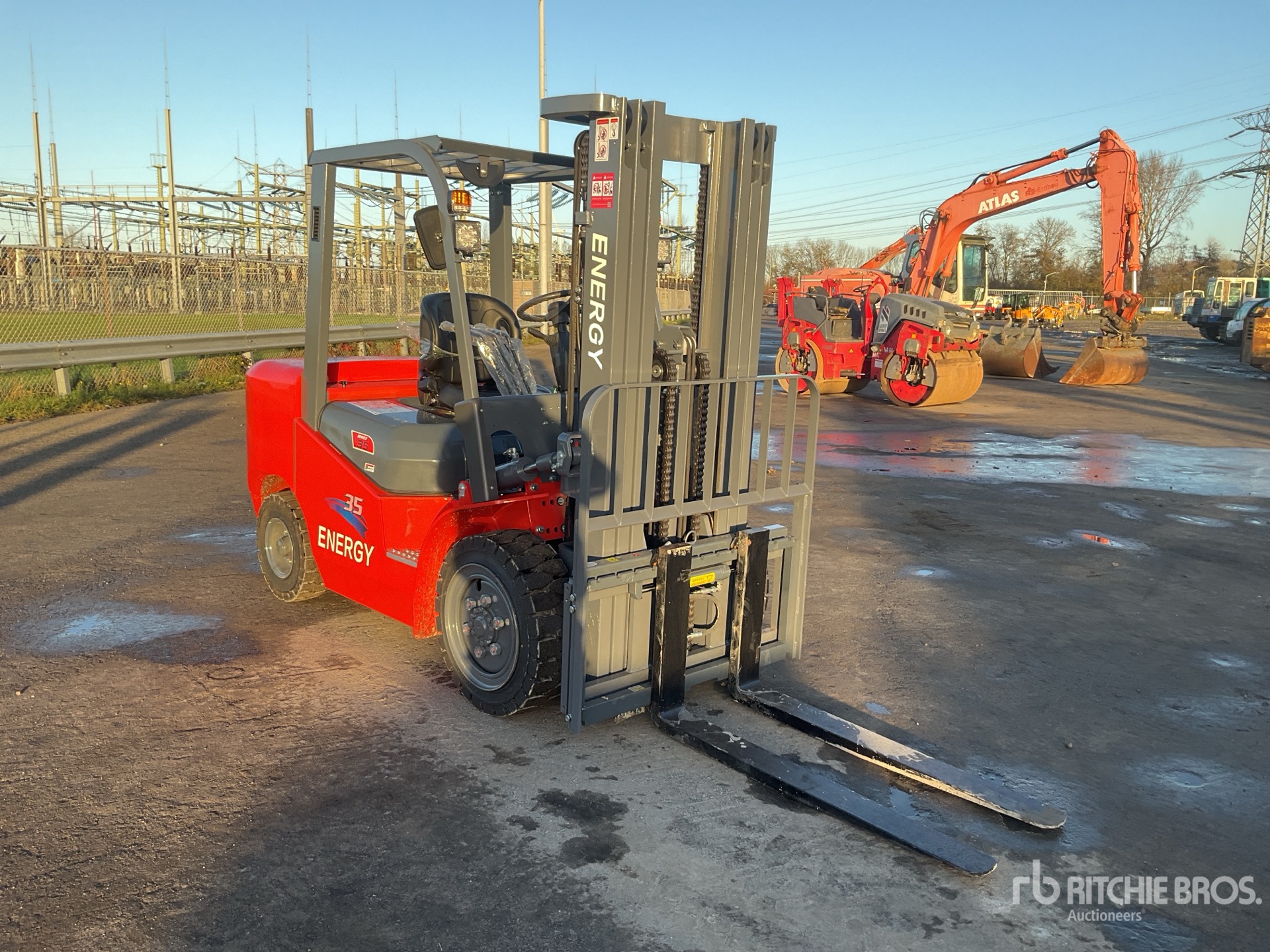 General Appearance with Picture, Right Front Corner