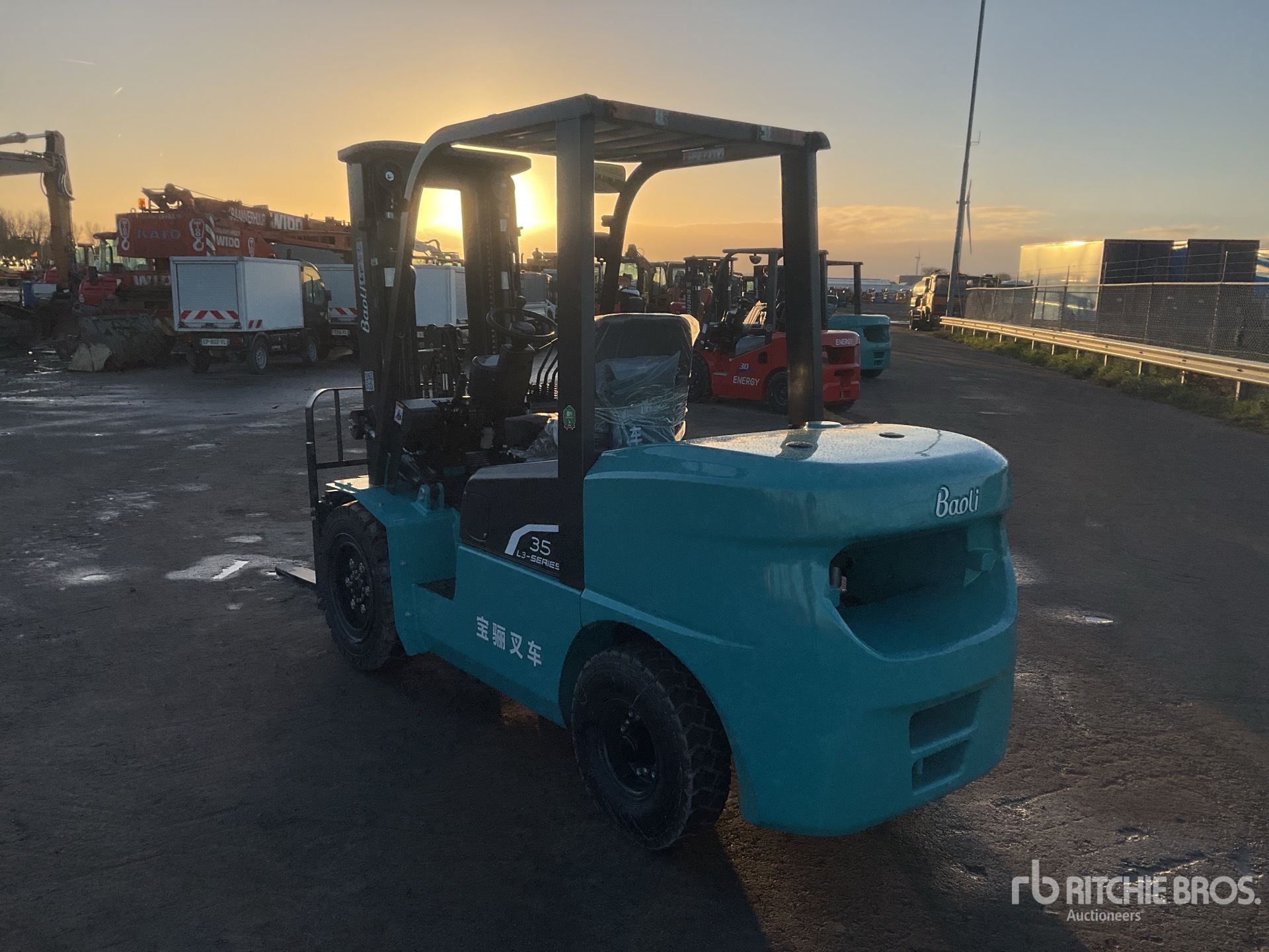 General Appearance with Picture, Left Rear Corner