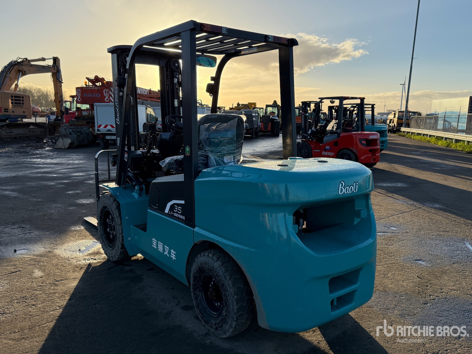 General Appearance with Picture, Left Rear Corner