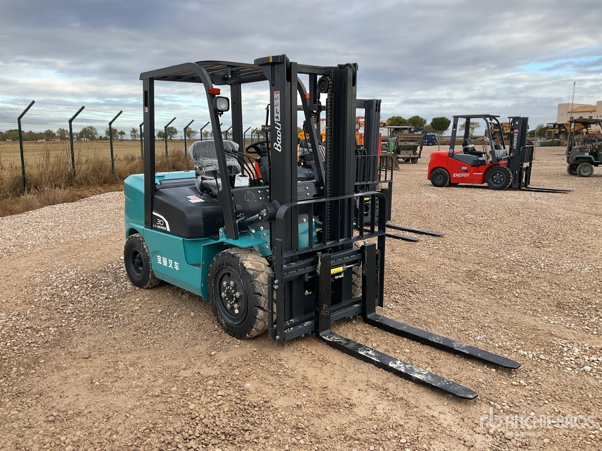 General Appearance with Picture, Right Front Corner