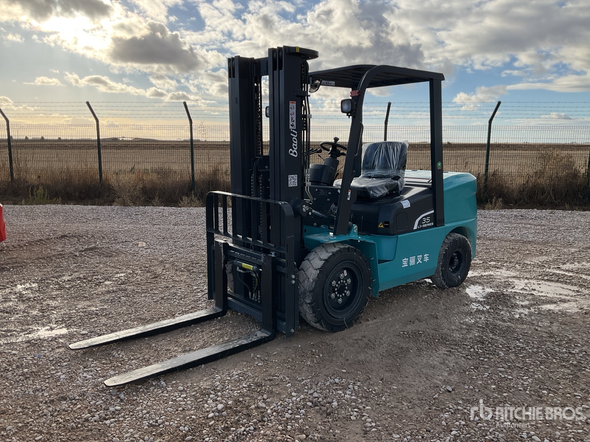 General Appearance with Picture, Left Front Corner