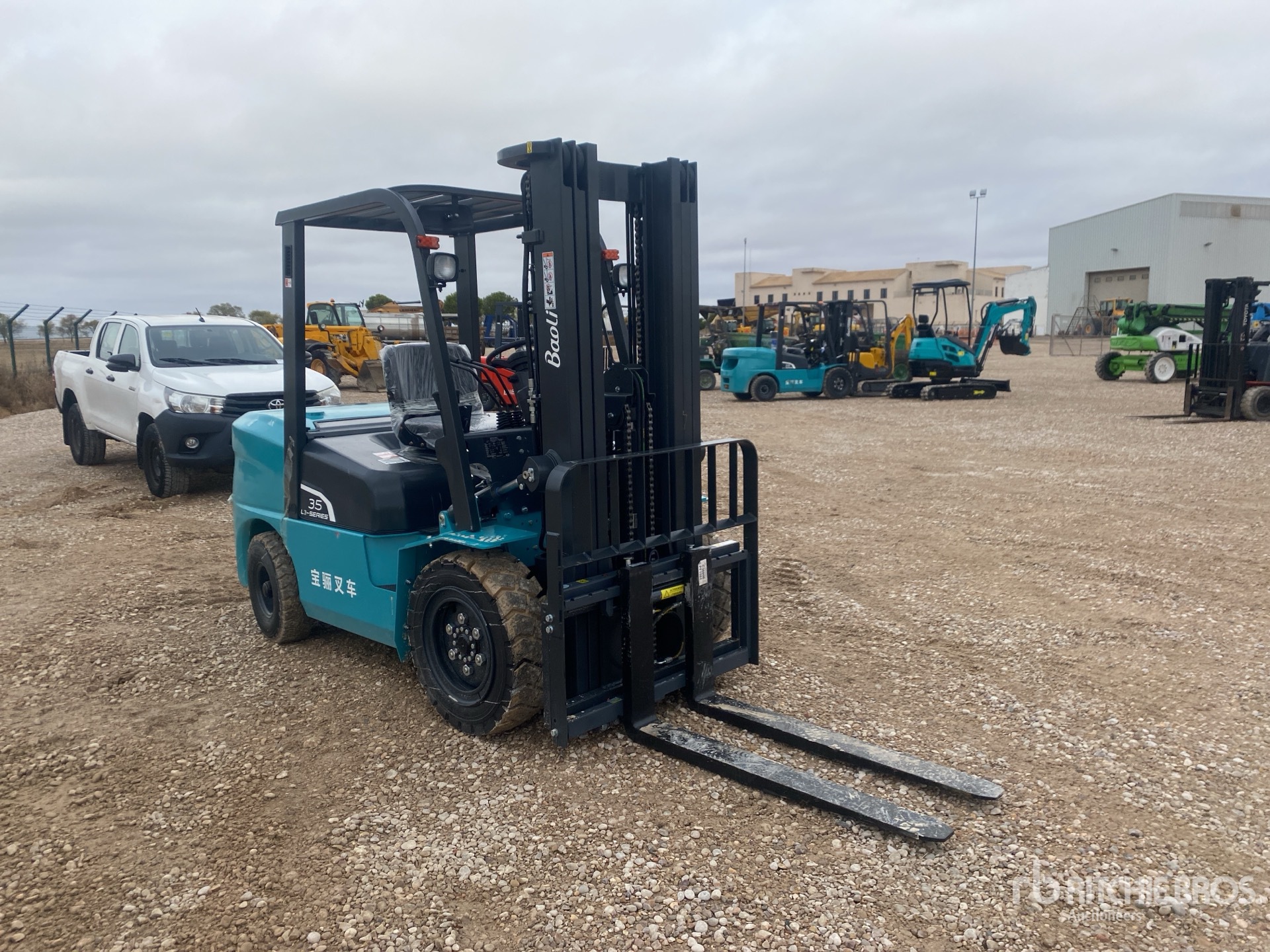 General Appearance with Picture, Right Front Corner