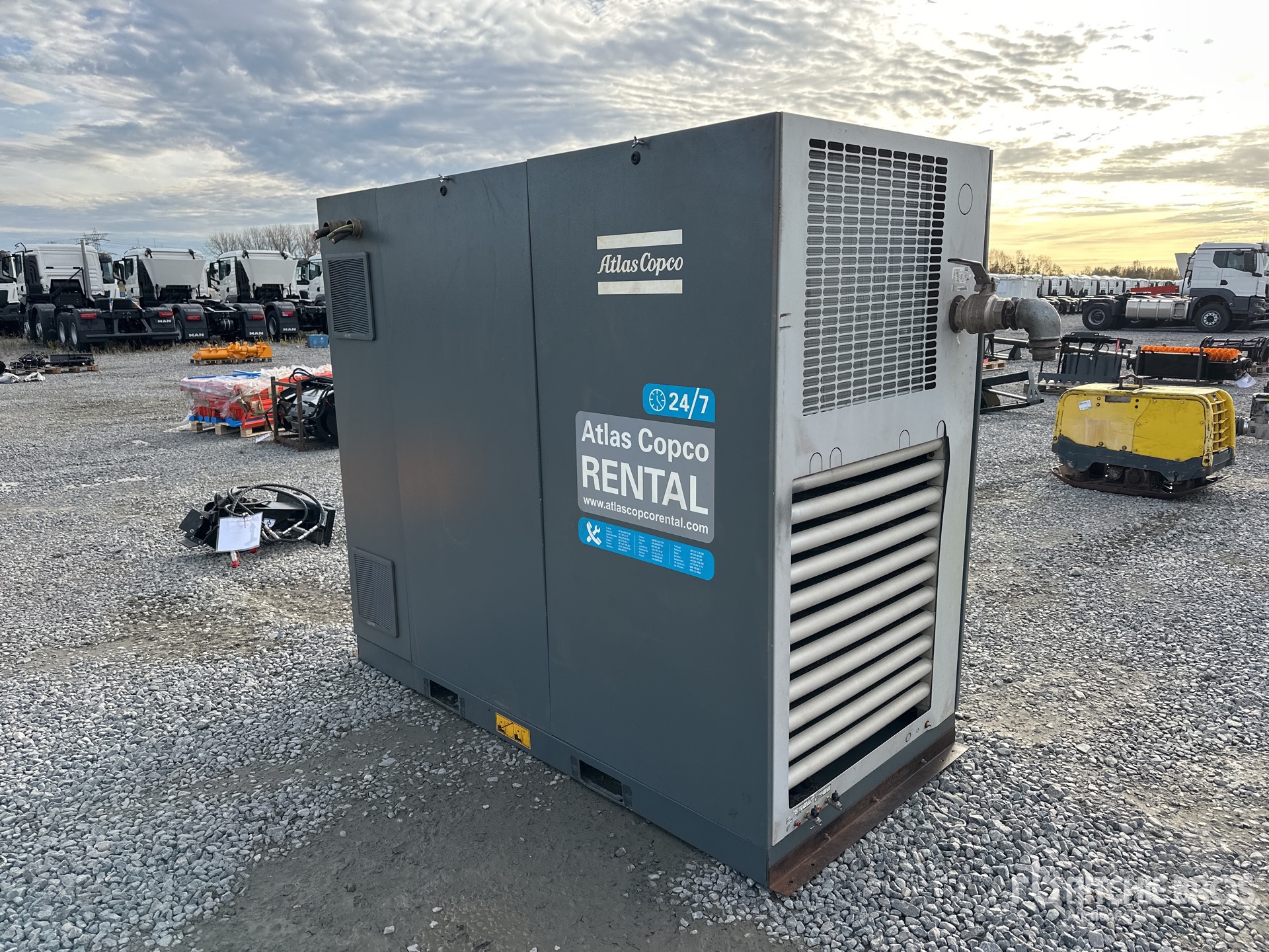 General Appearance with Picture, Right Front Corner