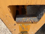 Chassis with Outrigger Cylinders
