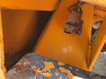 Chassis with Outrigger Cylinders