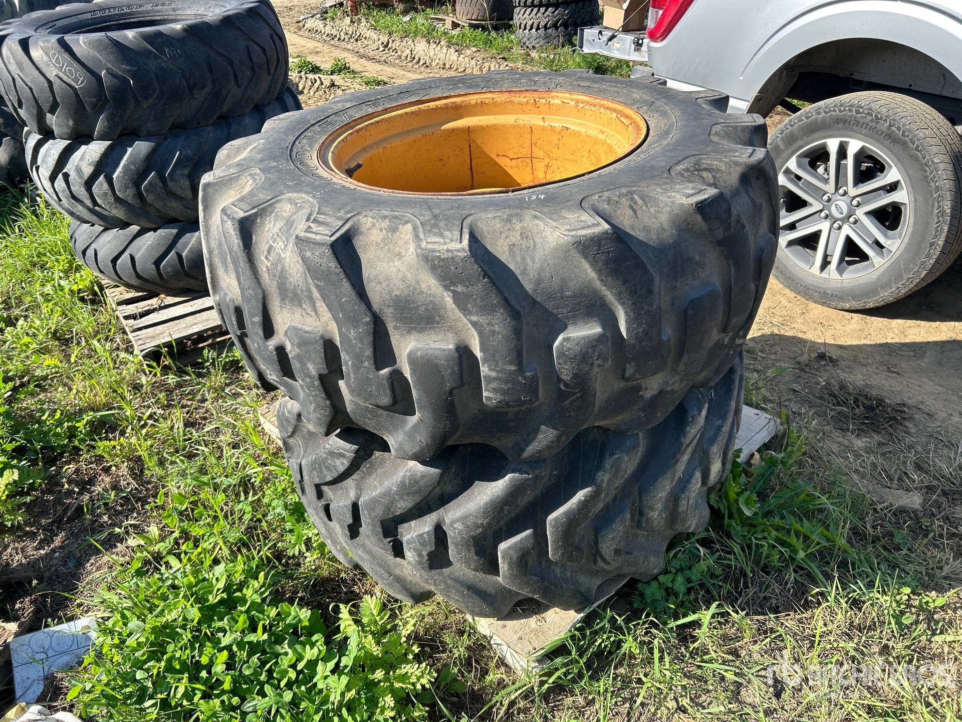 General Appearance with Picture, Left Rear Corner