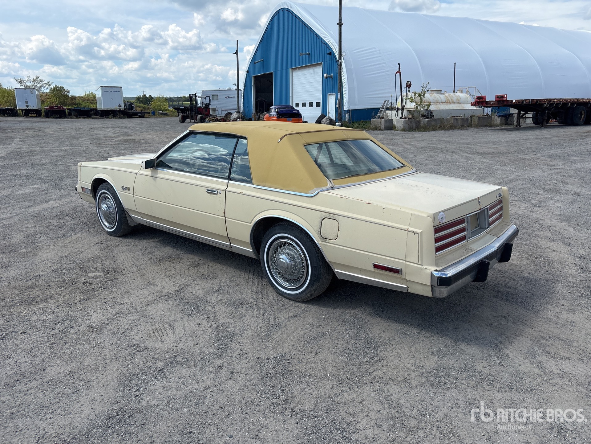 General Appearance with Picture, Left Rear Corner
