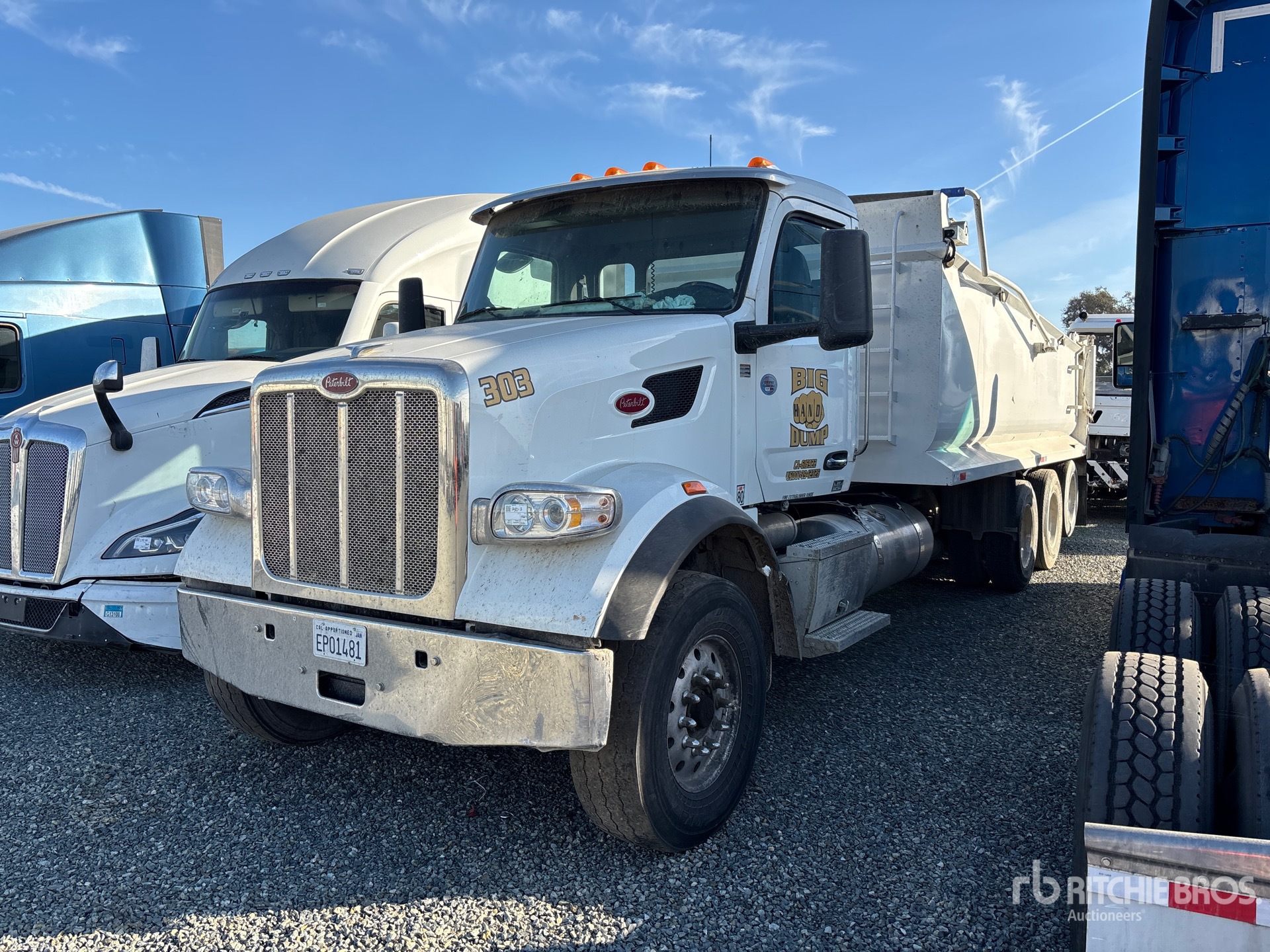 General Appearance with Bild, Ecke vorne links