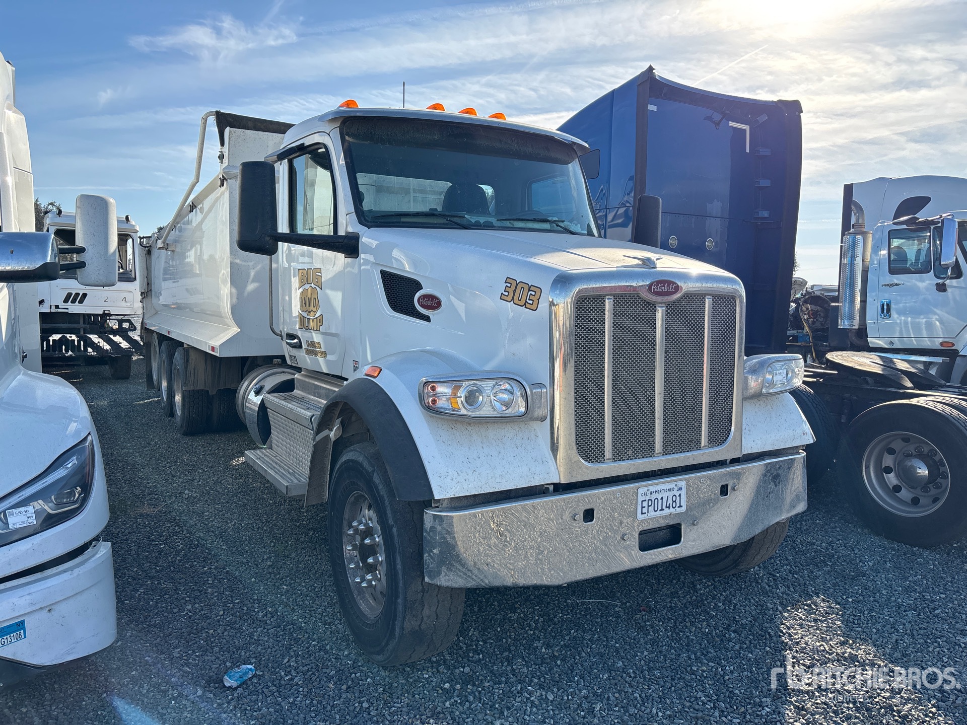 General Appearance with Bild, Ecke vorne rechts