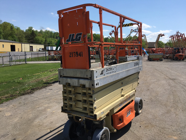 2011 JLG 2630ES Electric Scissor Lift: 21'-30'