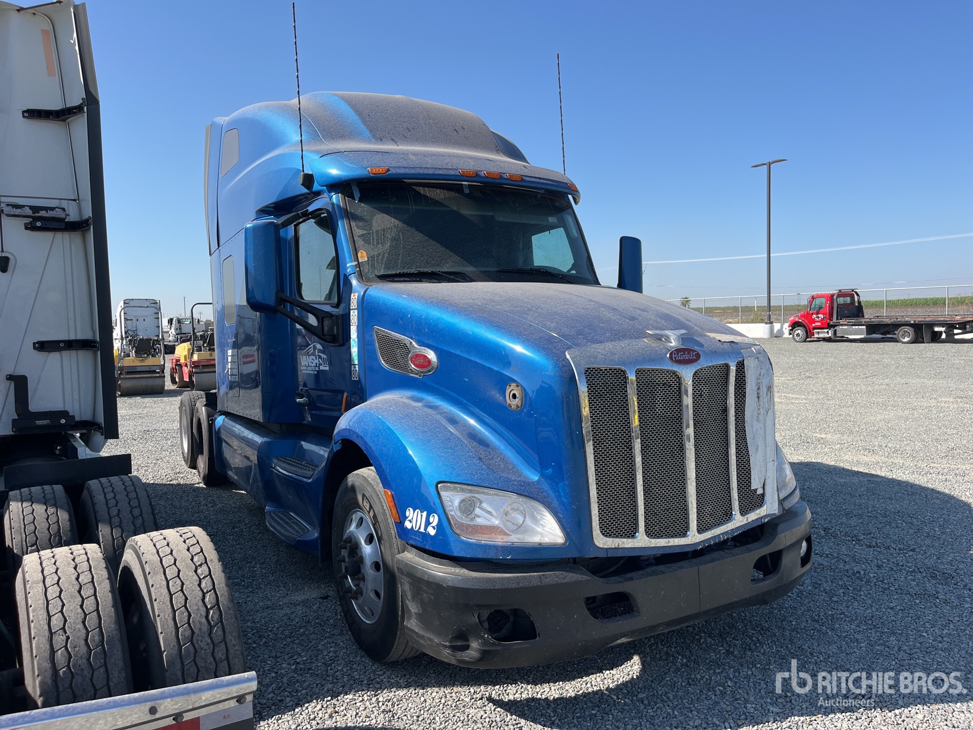 General Appearance with Picture, Right Front Corner