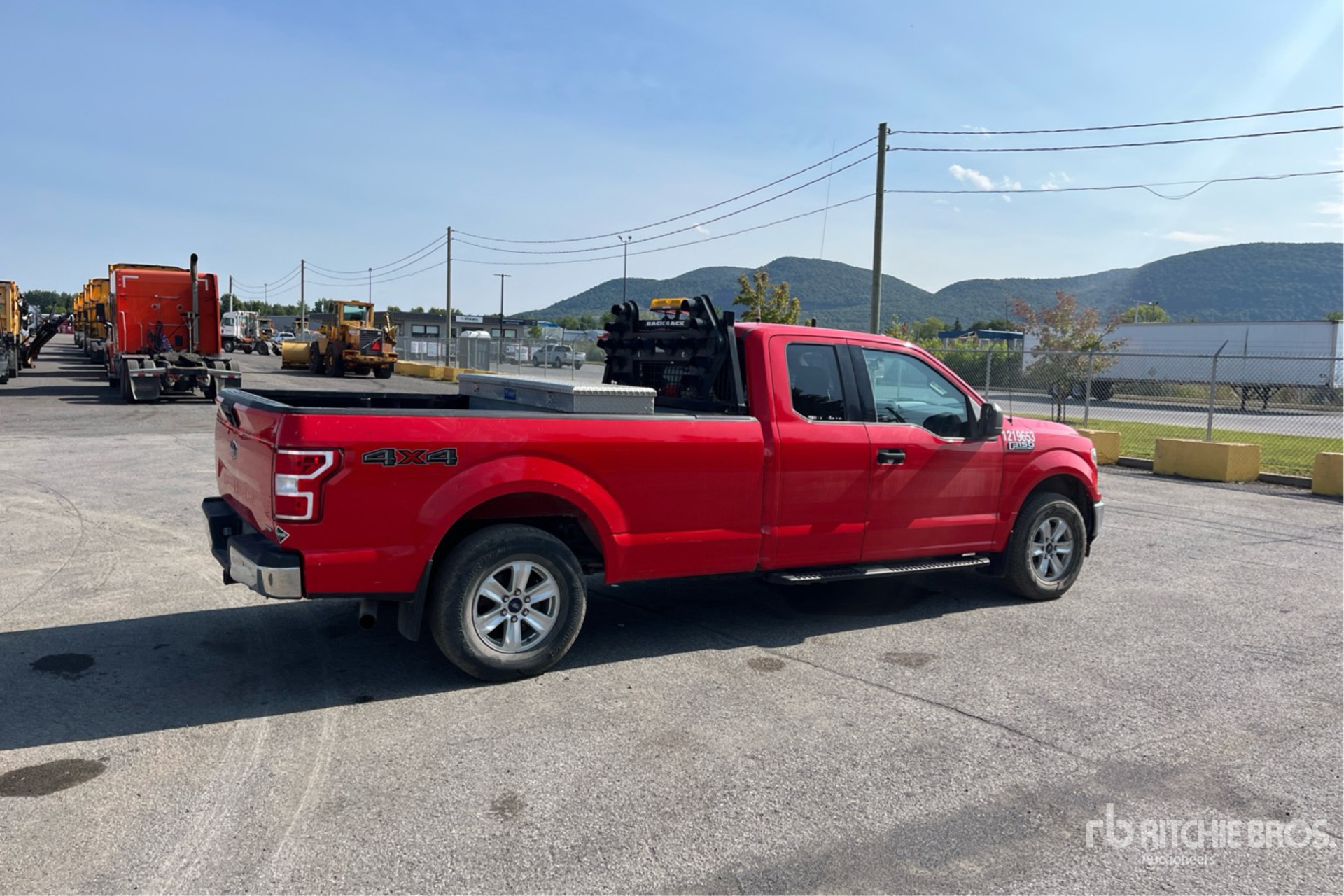 General Appearance with Picture, Right Rear Corner
