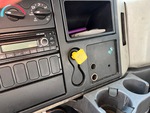 Cab with Control de Frenos