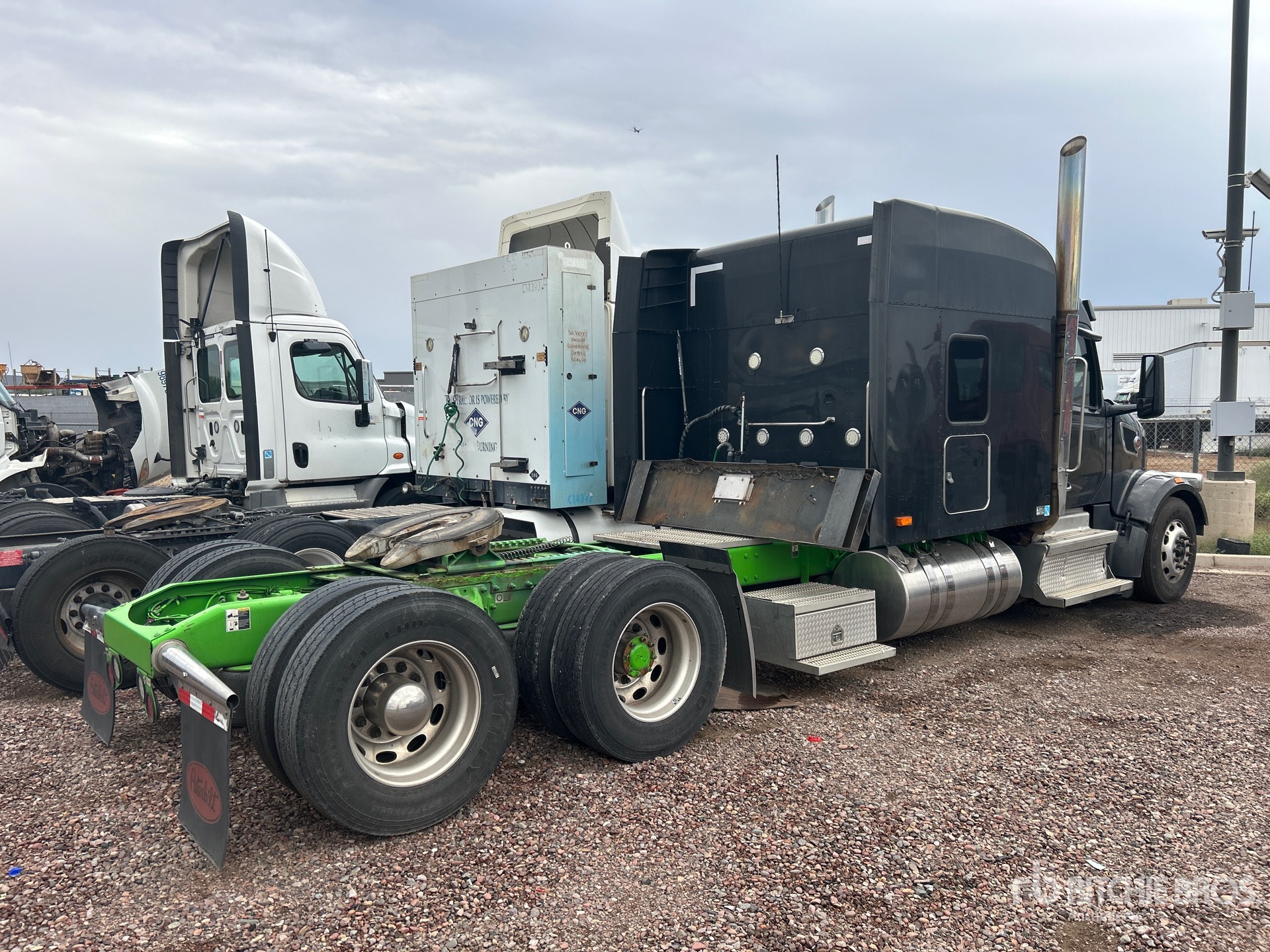 General Appearance with Bild, Ecke hinten rechts