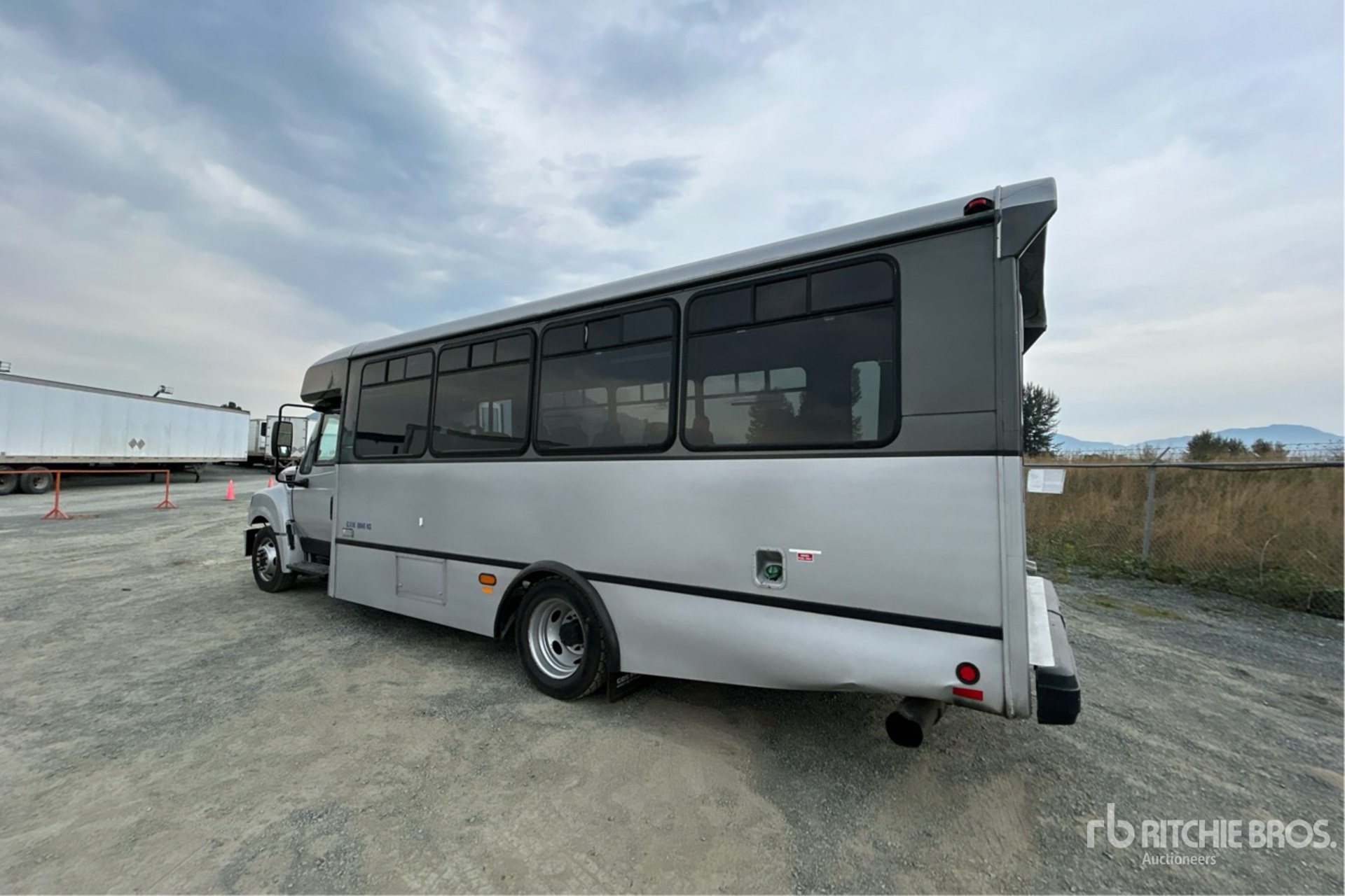 General Appearance with Picture, Left Rear Corner