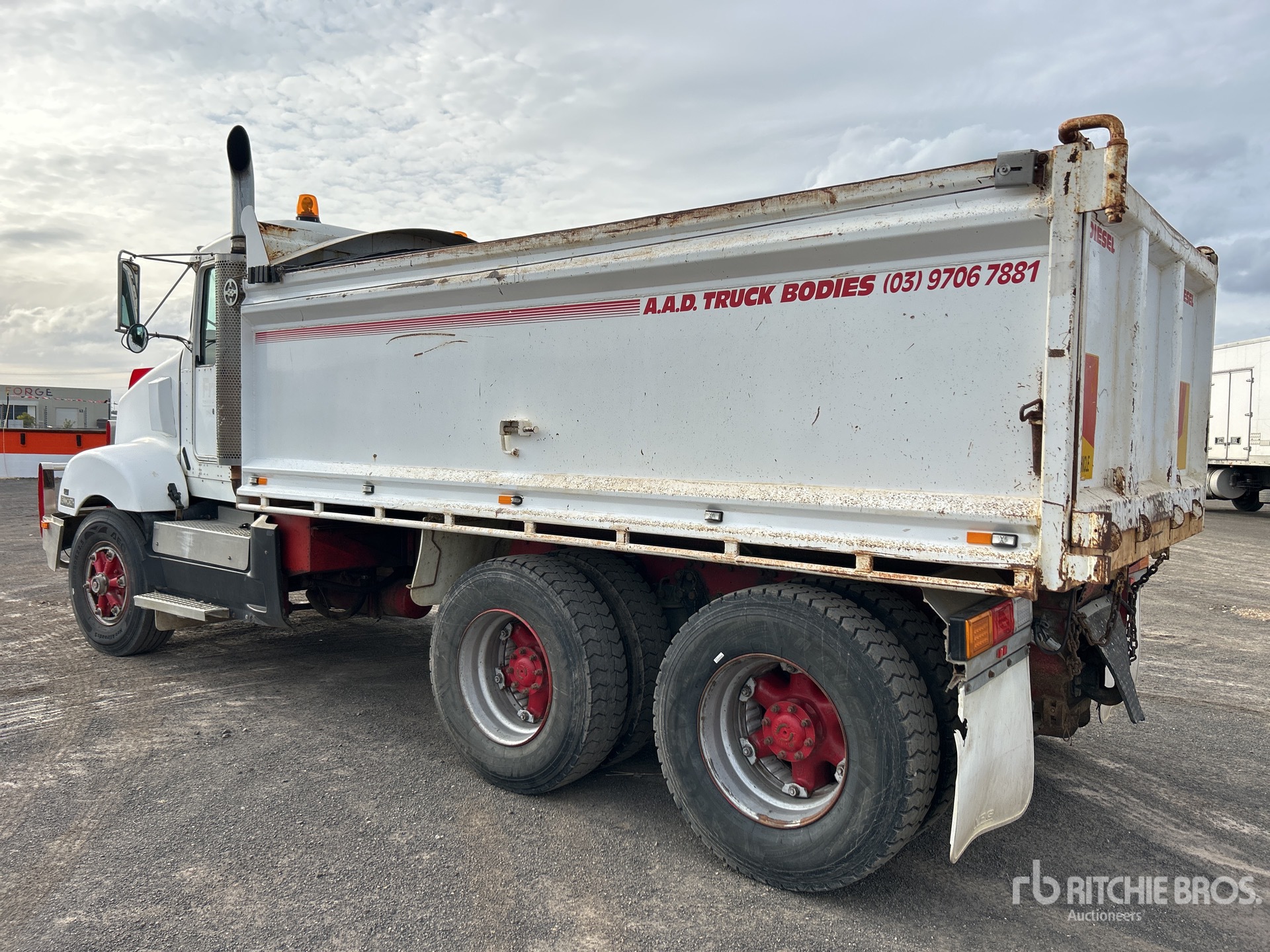 General Appearance with Picture, Right Rear Corner