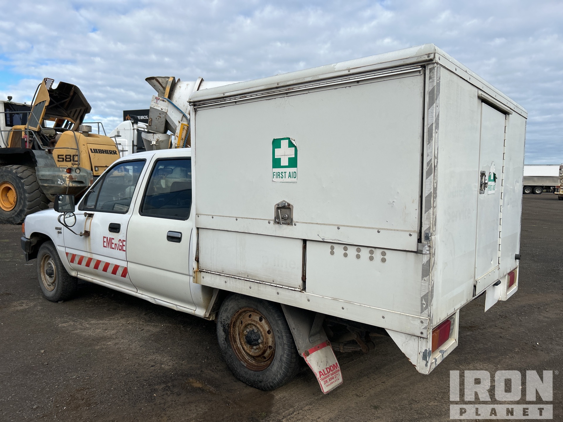 General Appearance with Picture, Right Rear Corner