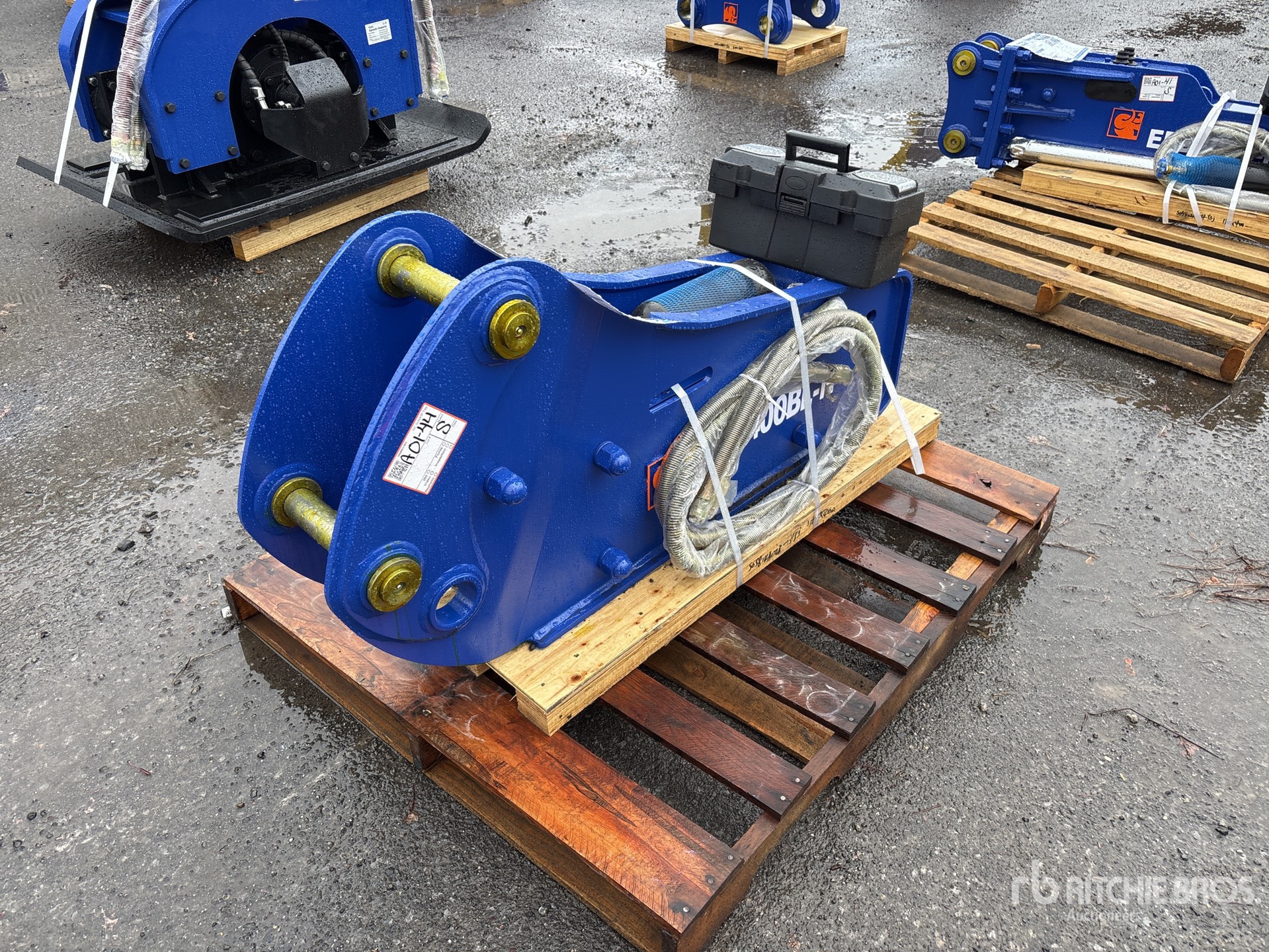 General Appearance with Bild, Ecke vorne rechts