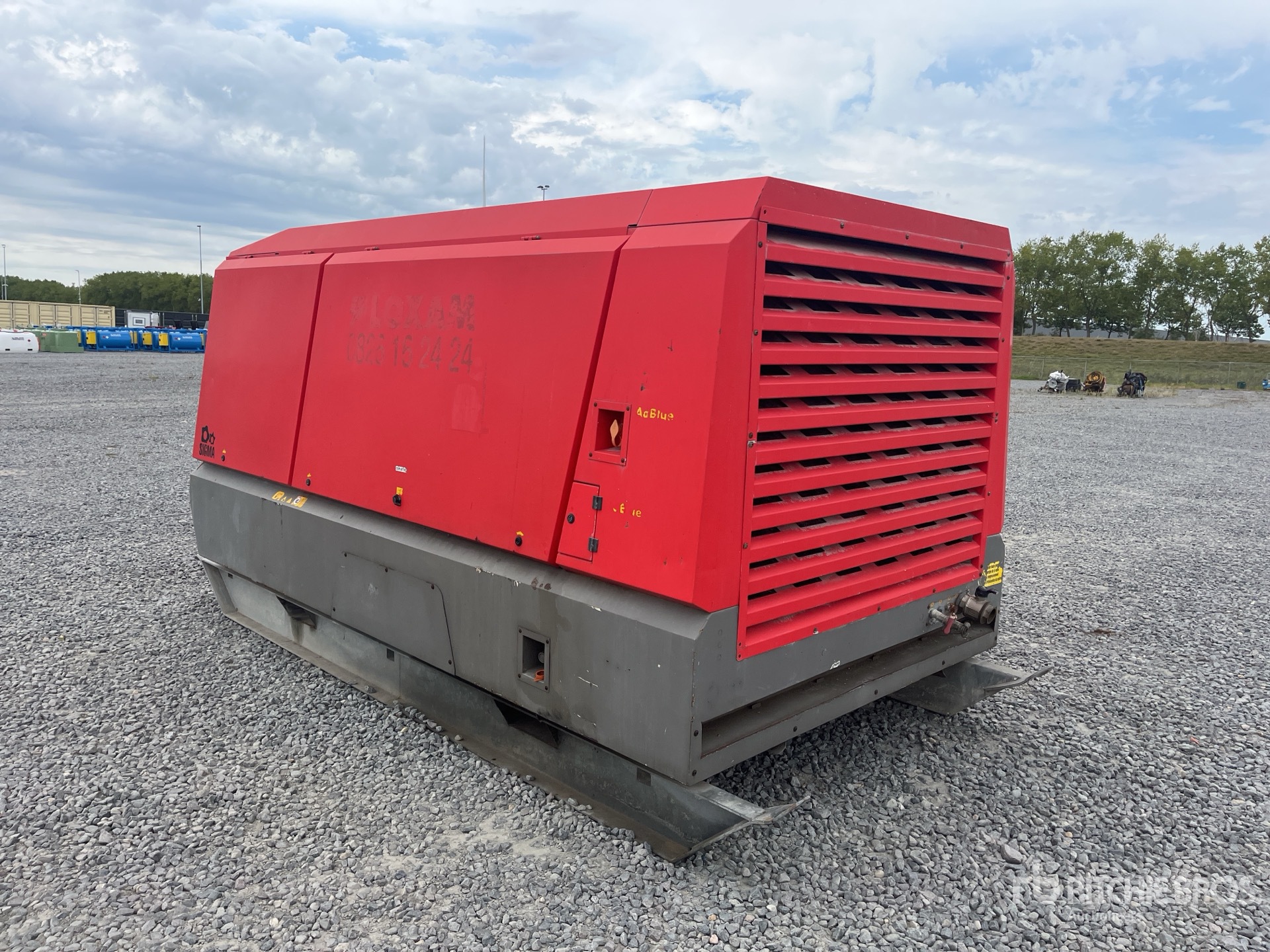 General Appearance with Picture, Left Rear Corner
