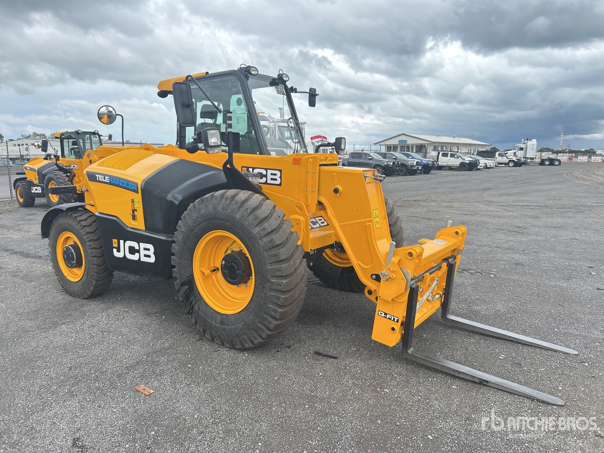 General Appearance with Bild, Ecke vorne rechts