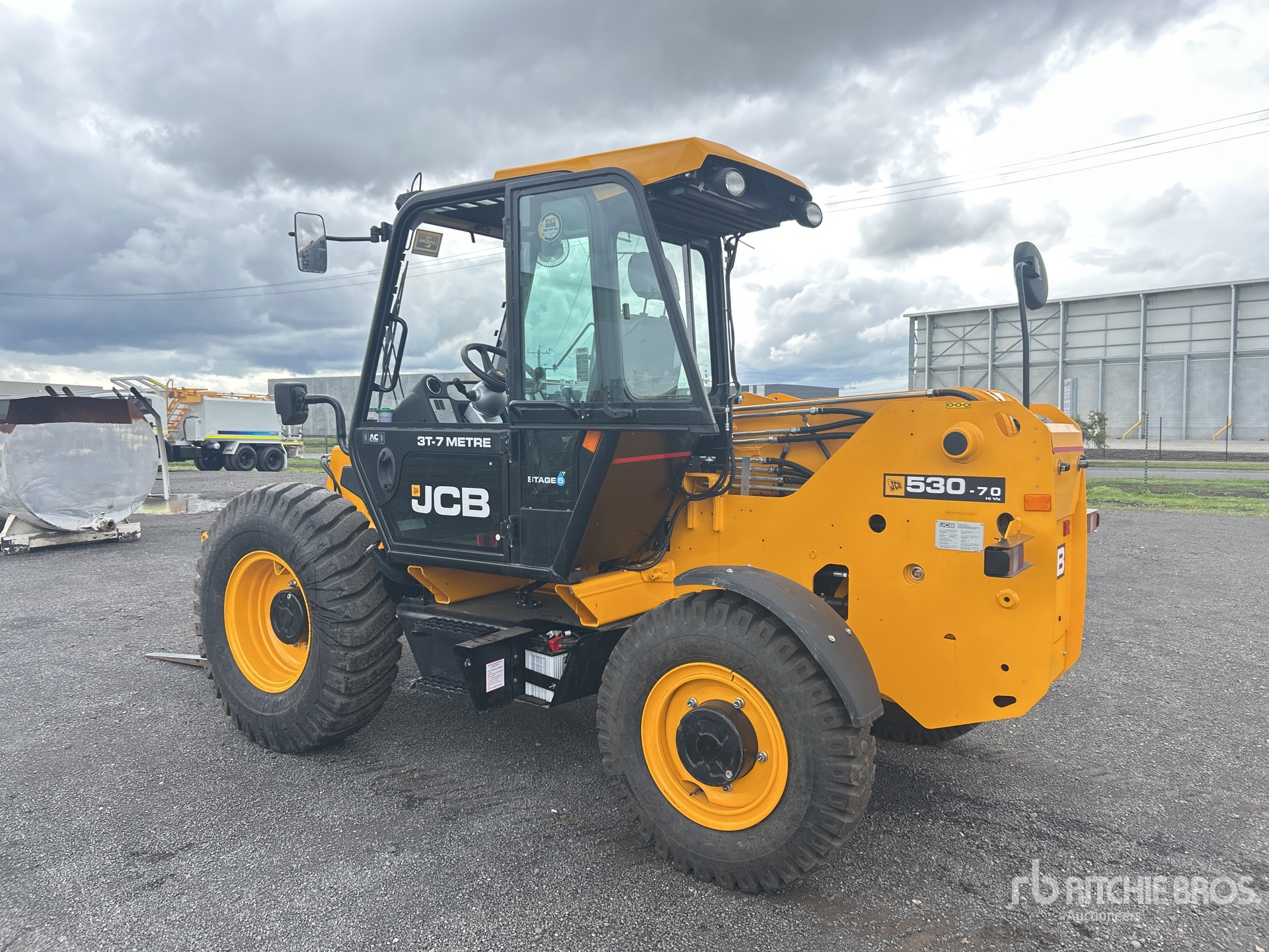 General Appearance with Bild, Ecke hinten links