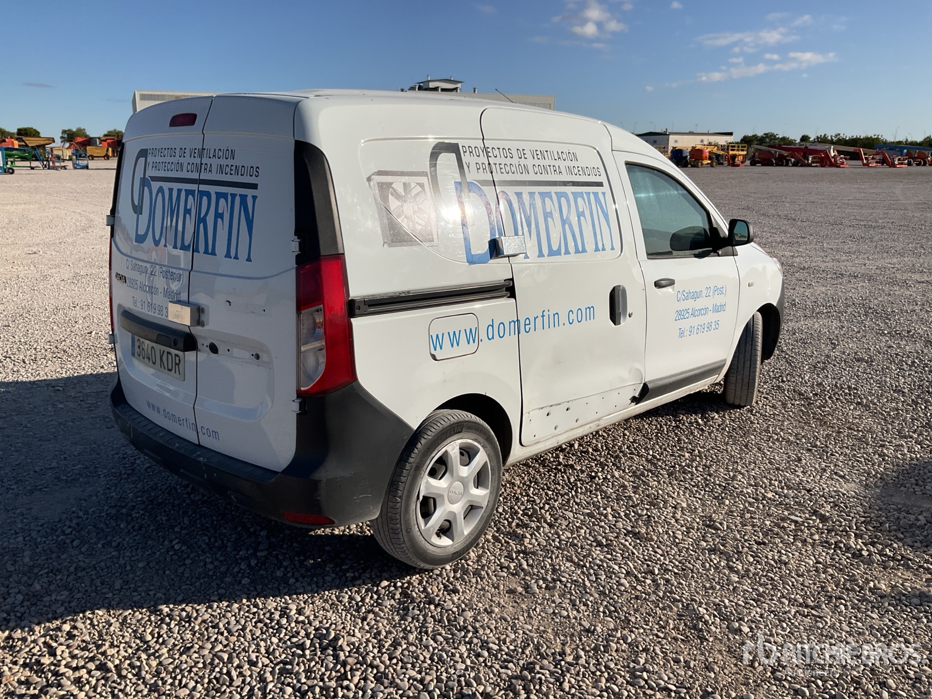 General Appearance with Picture, Right Rear Corner