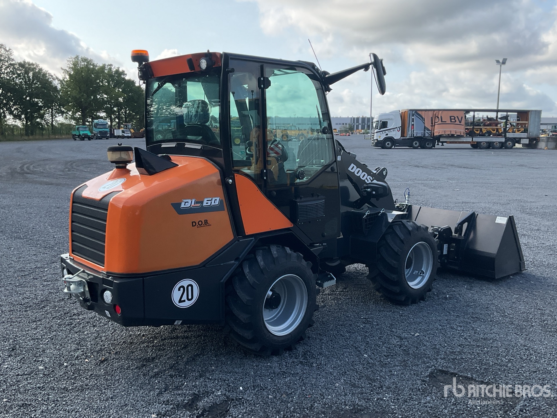 General Appearance with Picture, Right Rear Corner